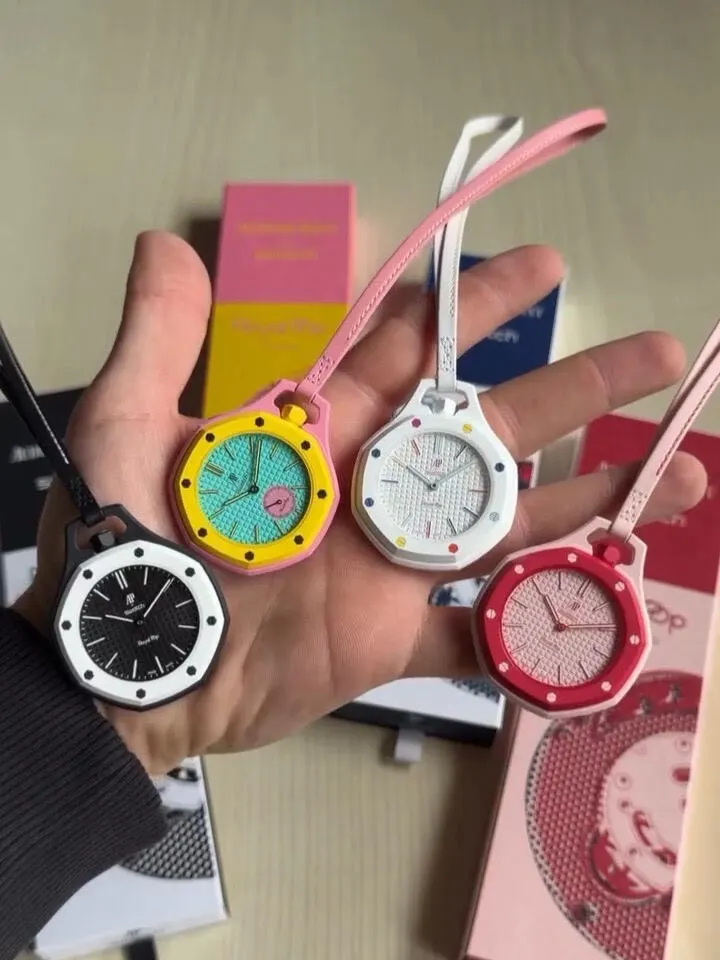 微信下单包邮 送 石英版 克 包 手錶 經典腕表款