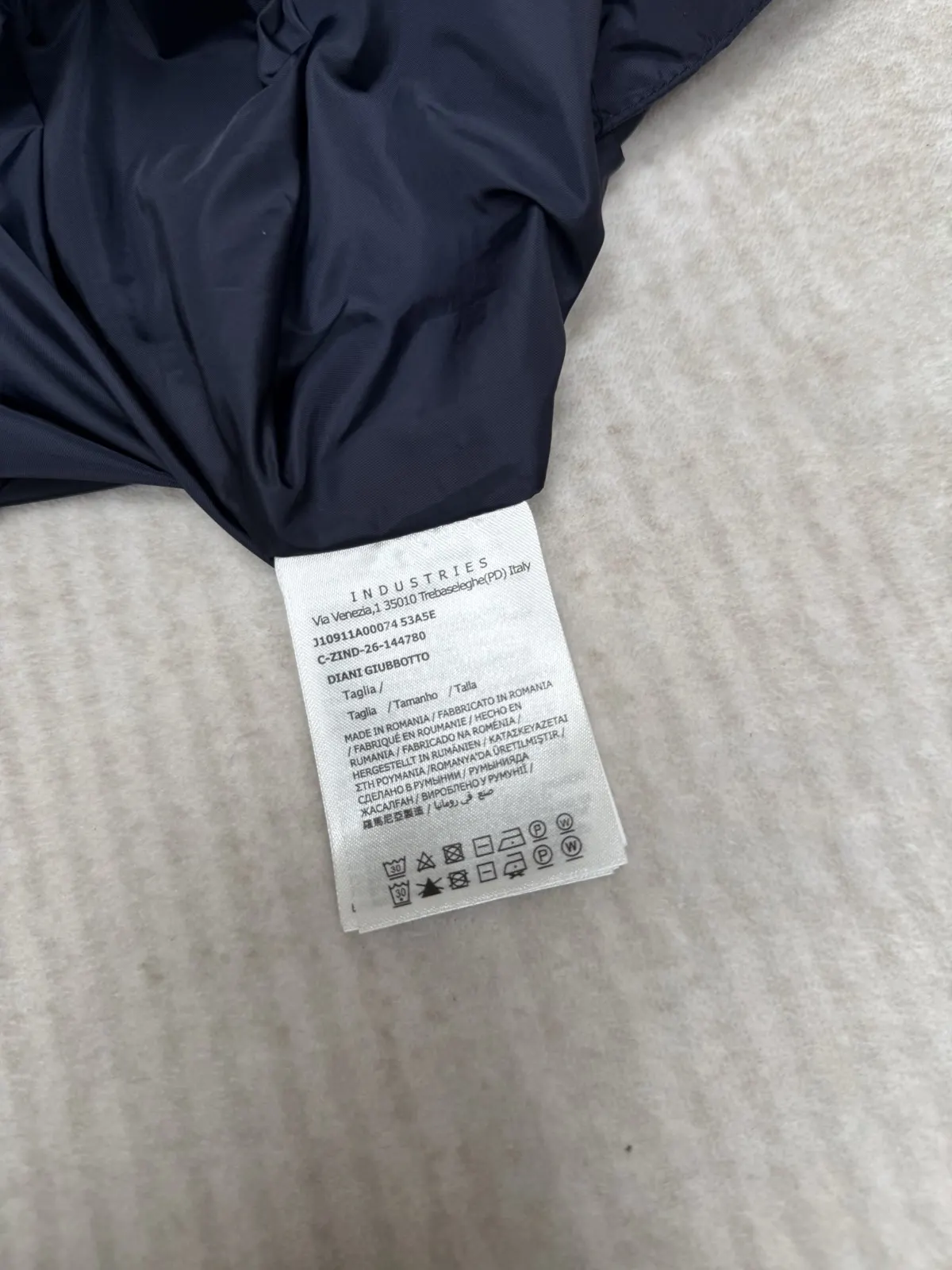 Moncler 外套 通勤休閒款(數字7) Moncler 外套 通勤休閒款(數字7)
