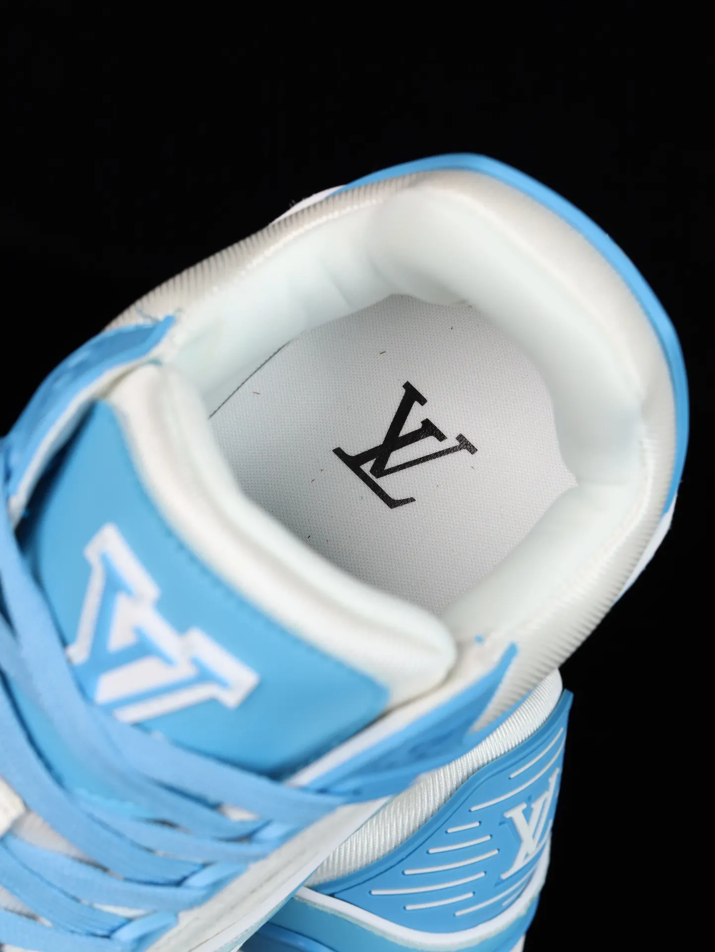 Louis Vuitton 运动鞋(數字5) Louis Vuitton 运动鞋(數字5)