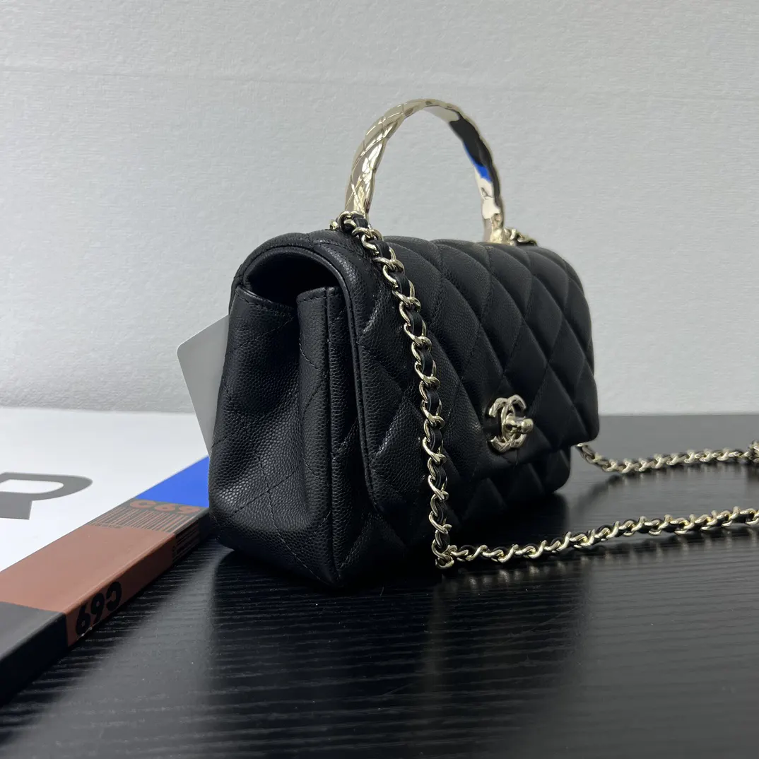Chanel 黑色牛皮翻蓋鏈條包 金扣