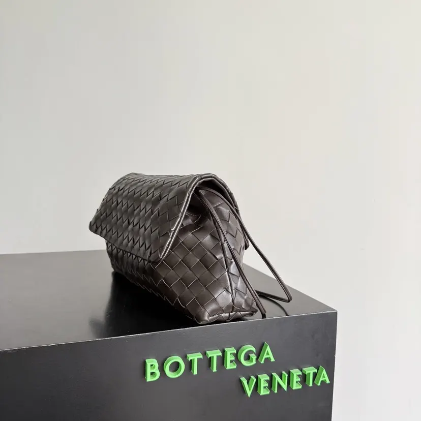 Bottega Veneta 皮革 手拿包 精致手拿款