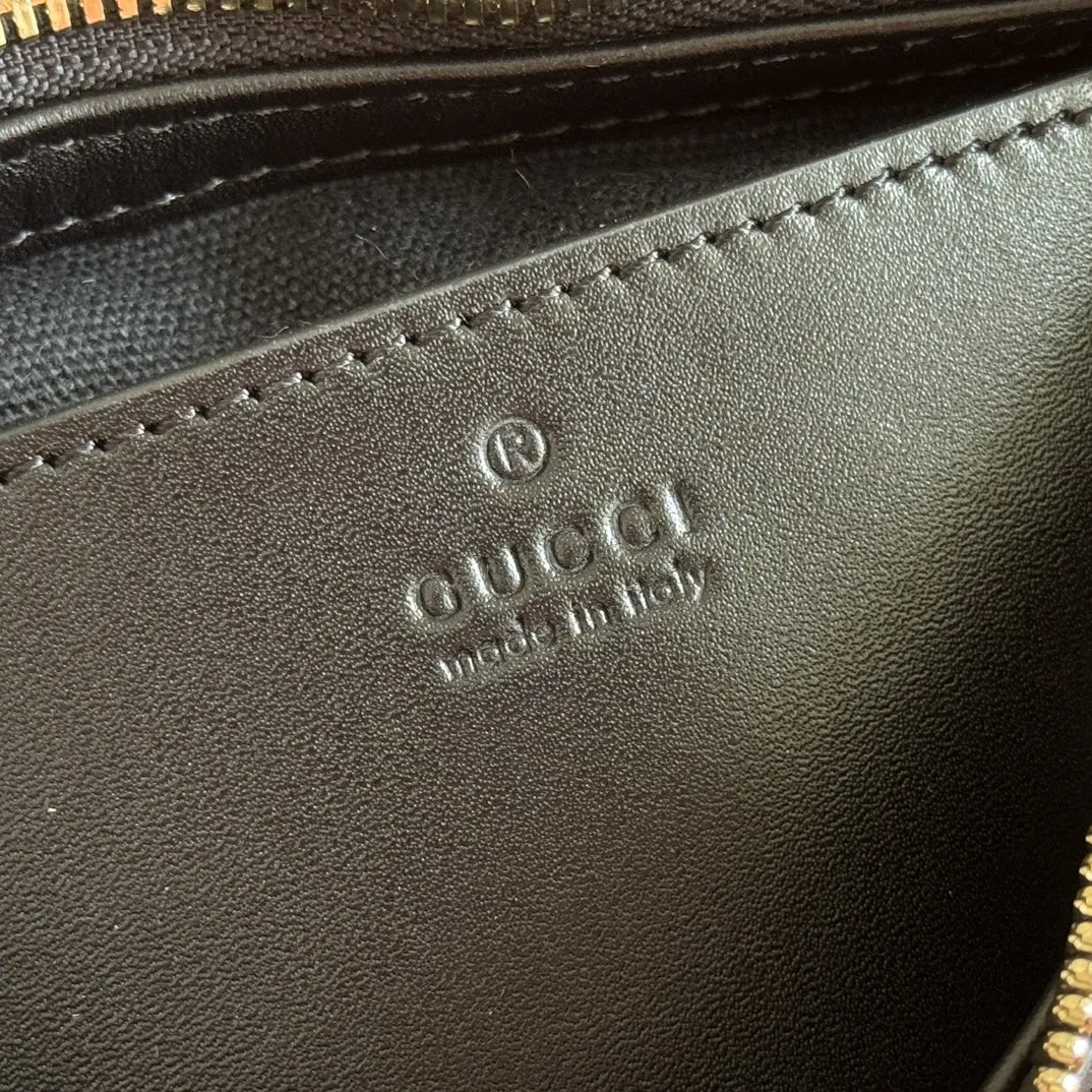Gucci GG Emblem 金色 皮革 腋下包 复古腋下背款