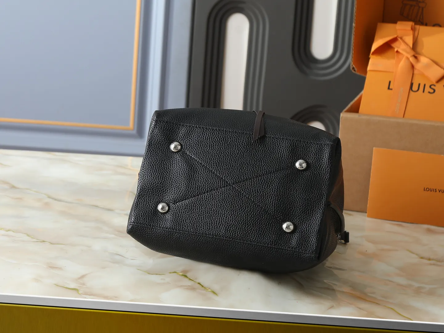 LV 牛皮 托特包 大容量托特款