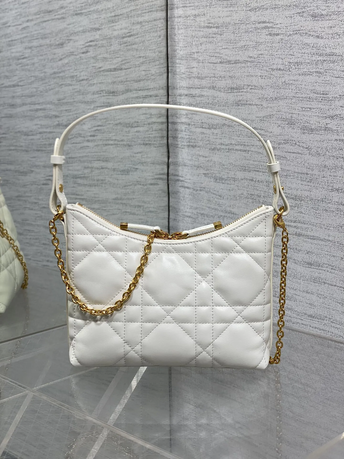 Dior 白色羊皮链条腋下包 单肩款