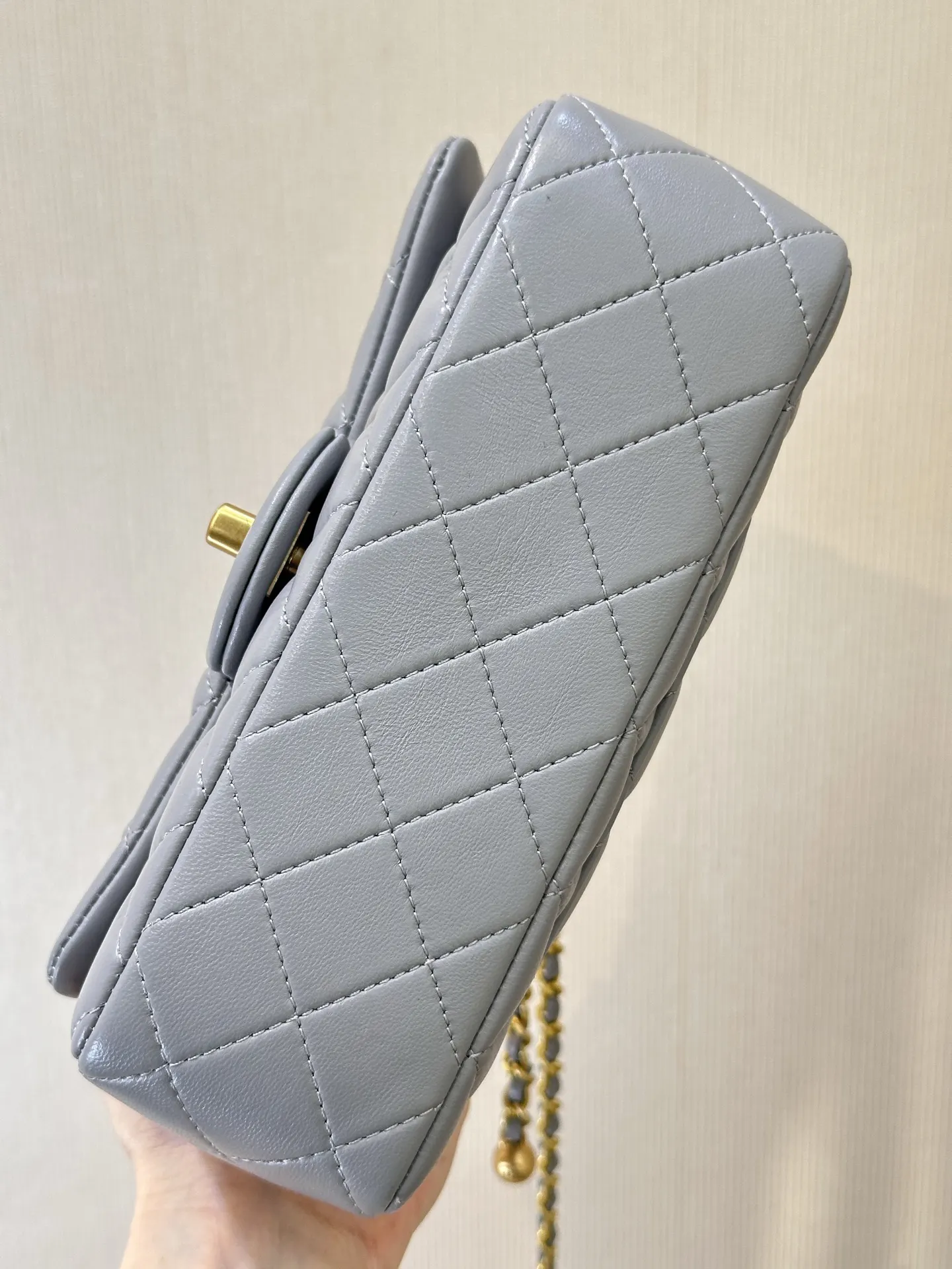CHANEL 紫色牛皮翻盖链条包 金扣款
