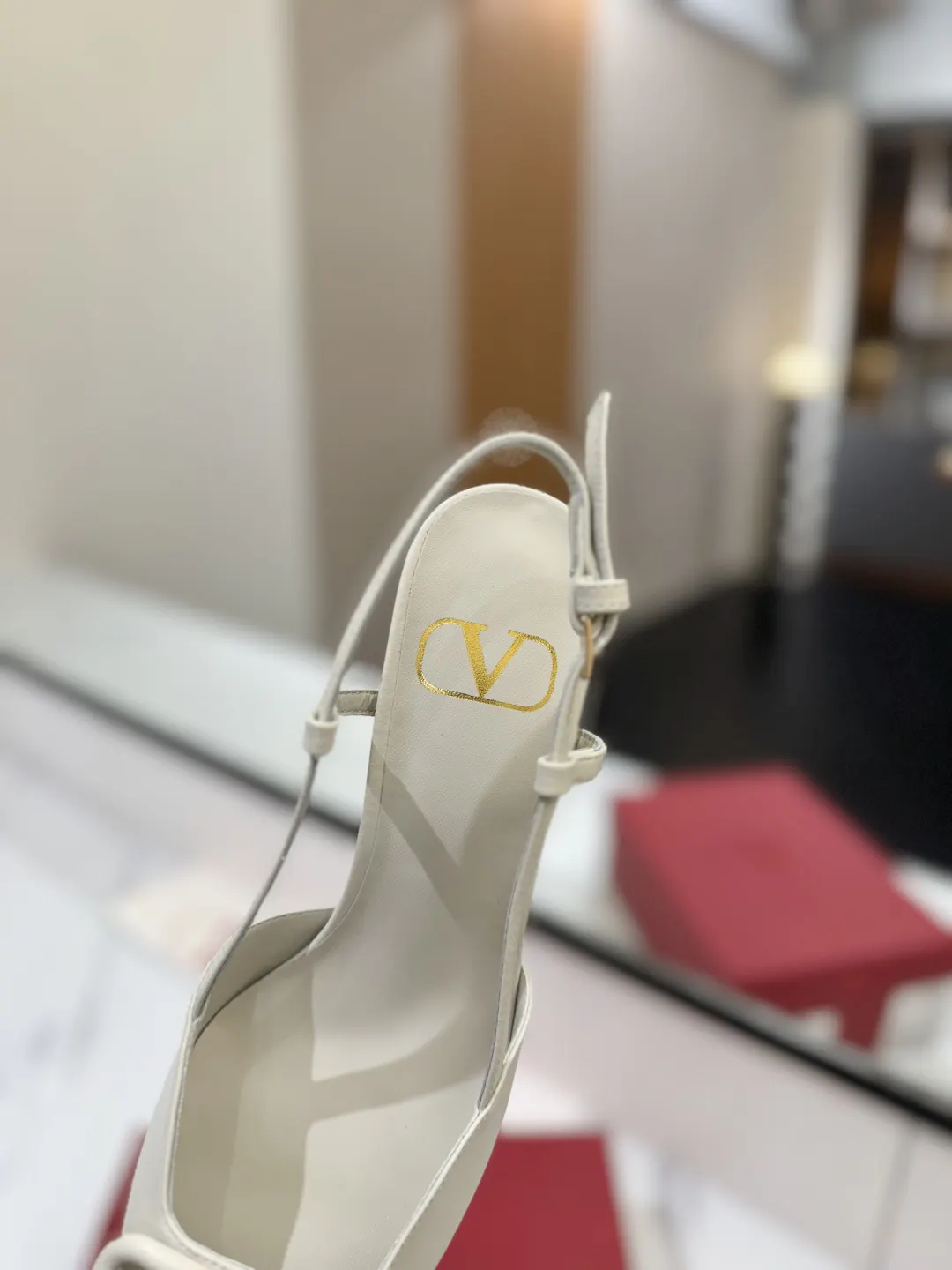 Valentino Image 7 Valentino Image 7