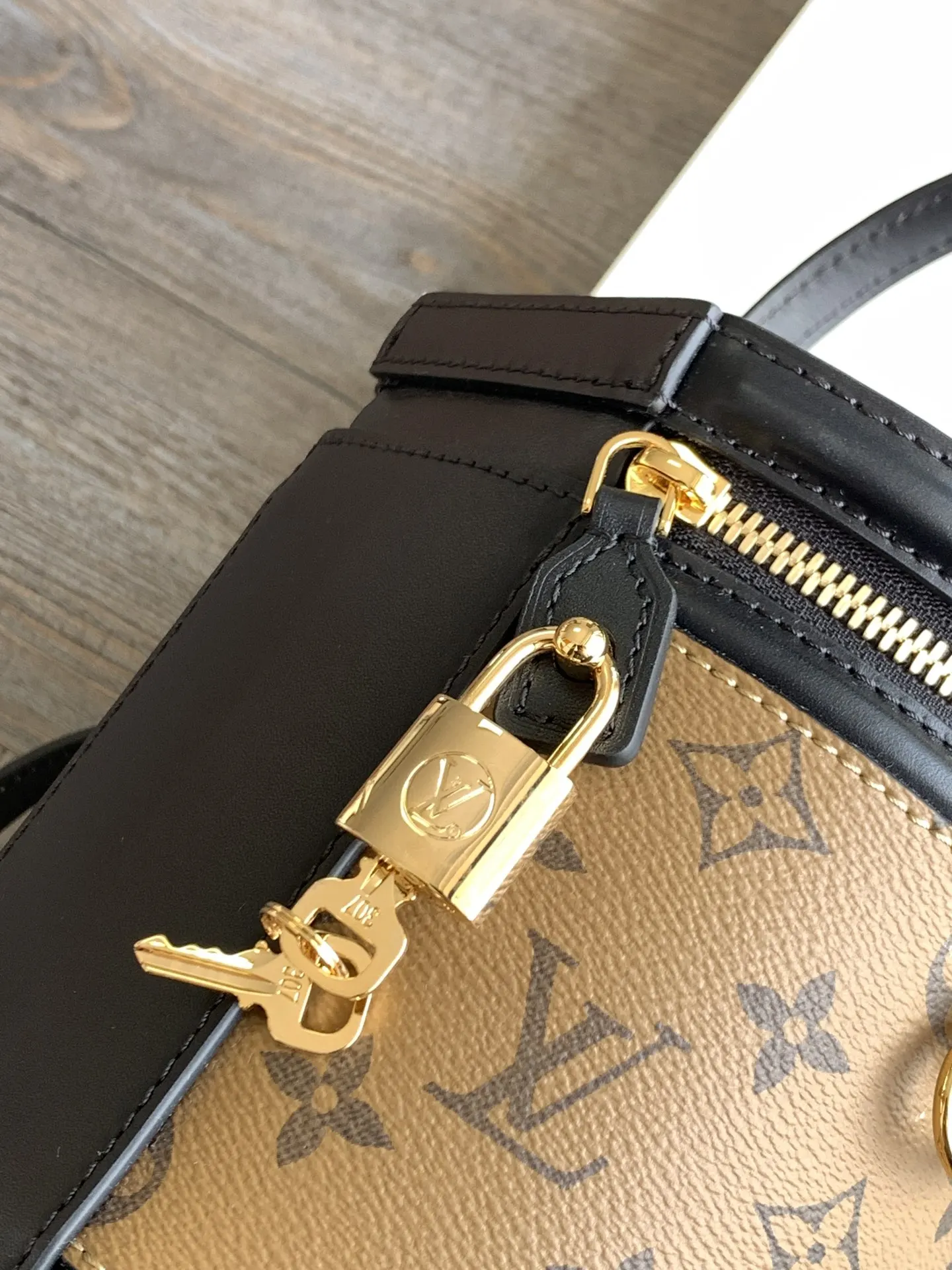 LV 帆布 动态 黃花 vanity 手袋 借鉴 化妝包 便携收納款