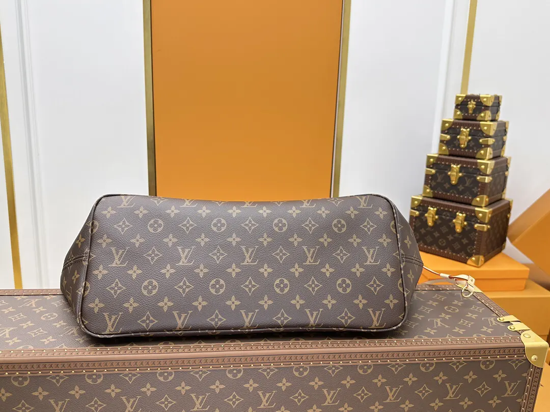 Louis Vuitton Monogram Clutch Bag Canvas