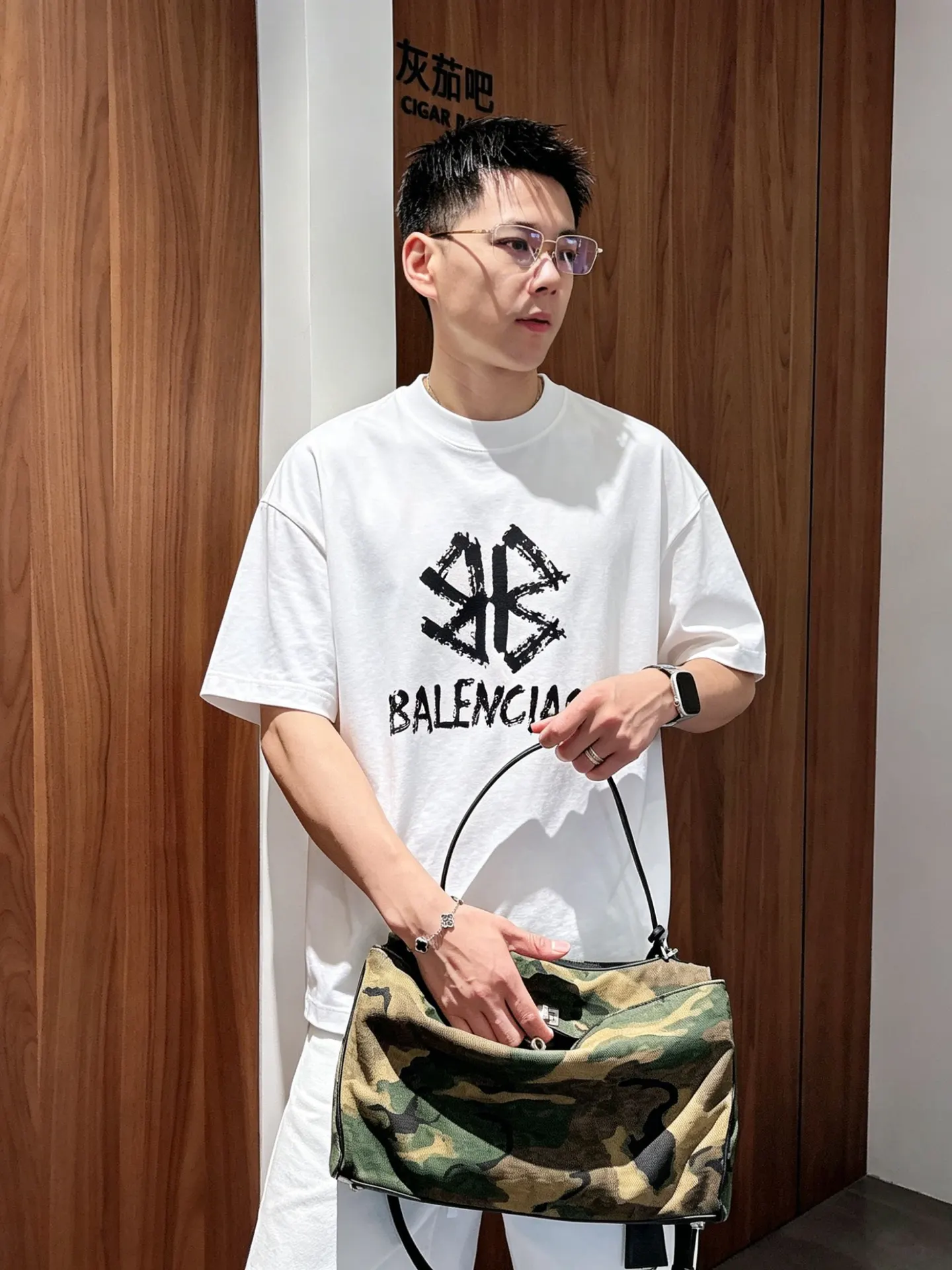 Balenciaga 黑白 純棉 Logo 短袖T恤(數字10) Balenciaga 黑白 純棉 Logo 短袖T恤(數字10)