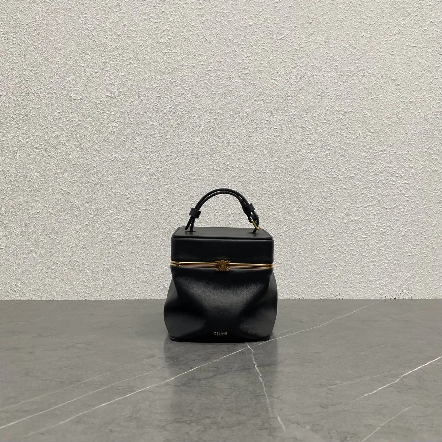 Celine Triomphe 黑色 金色 牛皮 單肩包 日常單肩背款