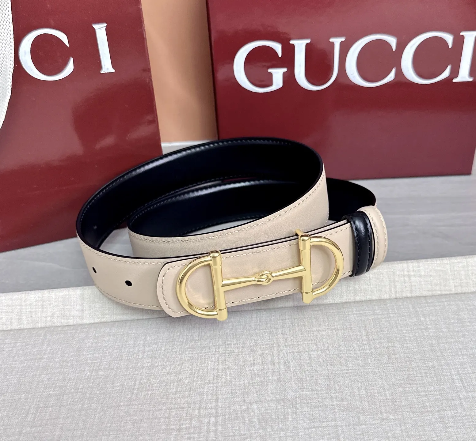 Gucci 双G扣牛皮腰带