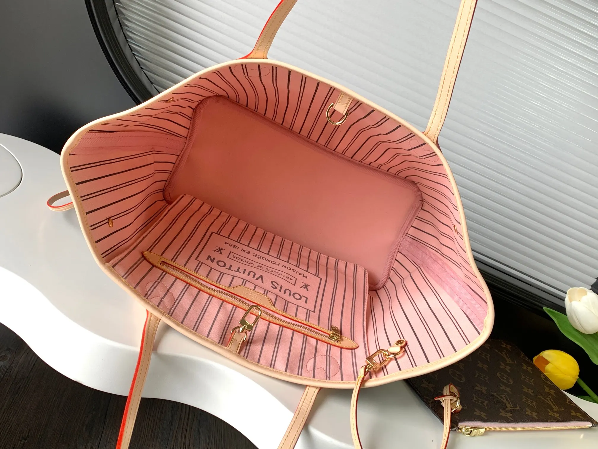 LV Neverfull 老花 金色 牛皮 手拿包 精致手拿款