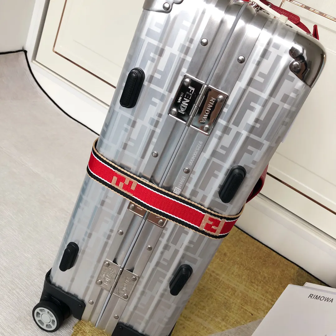 Fendi 黑色 藍色 芬迪日默瓦合作版 潮流与簡潔大方融为 行李箱 旅行拉杆款 輕便出行款
