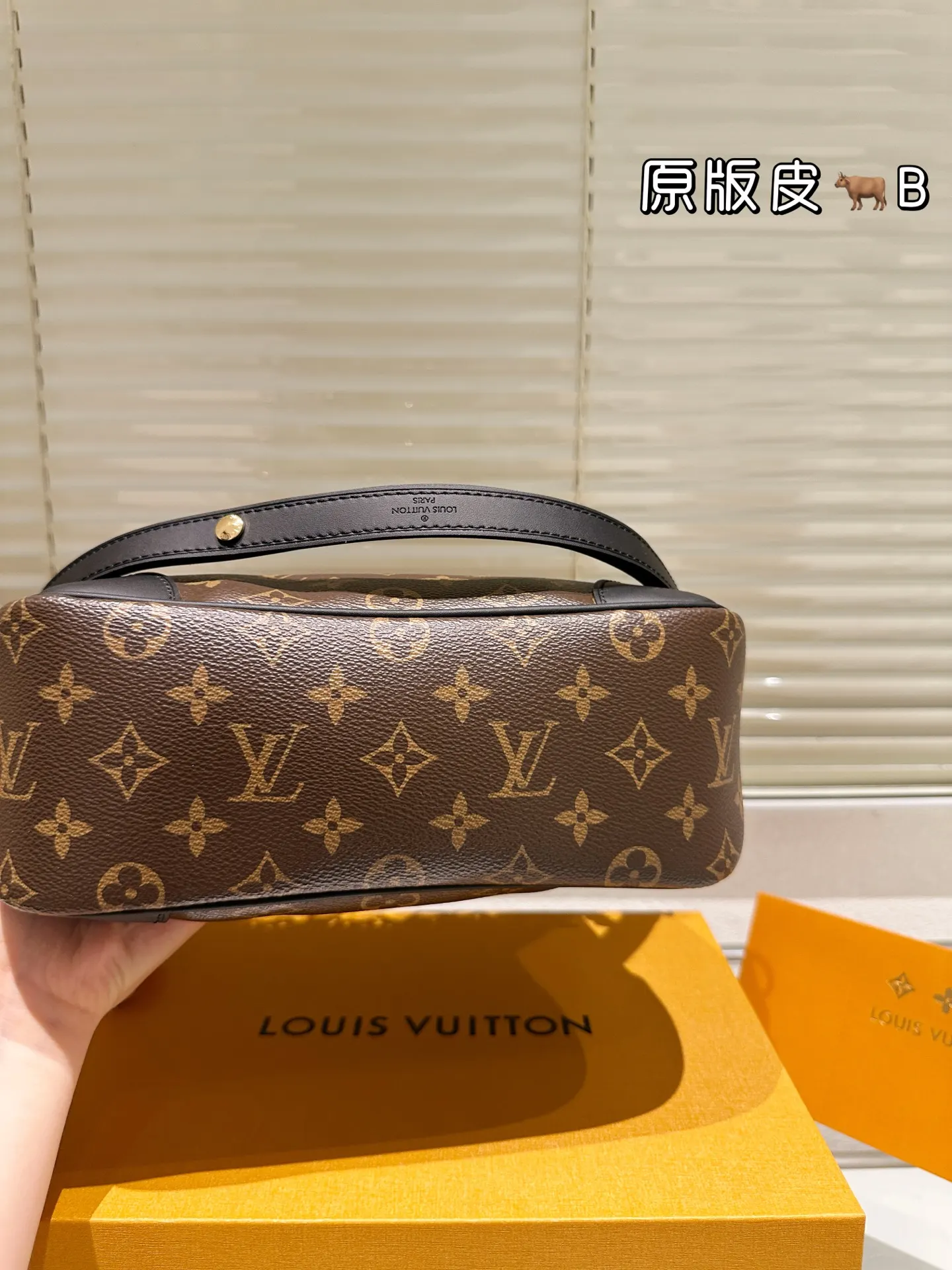 LV 老花 金色 牛皮 把肩带拆掉只用鏈條 雞就是个单问包 鏈條包 精致鏈條款(數字9) LV 老花 金色 牛皮 把肩带拆掉只用鏈條 雞就是个单问包 鏈條包 精致鏈條款(數字9)