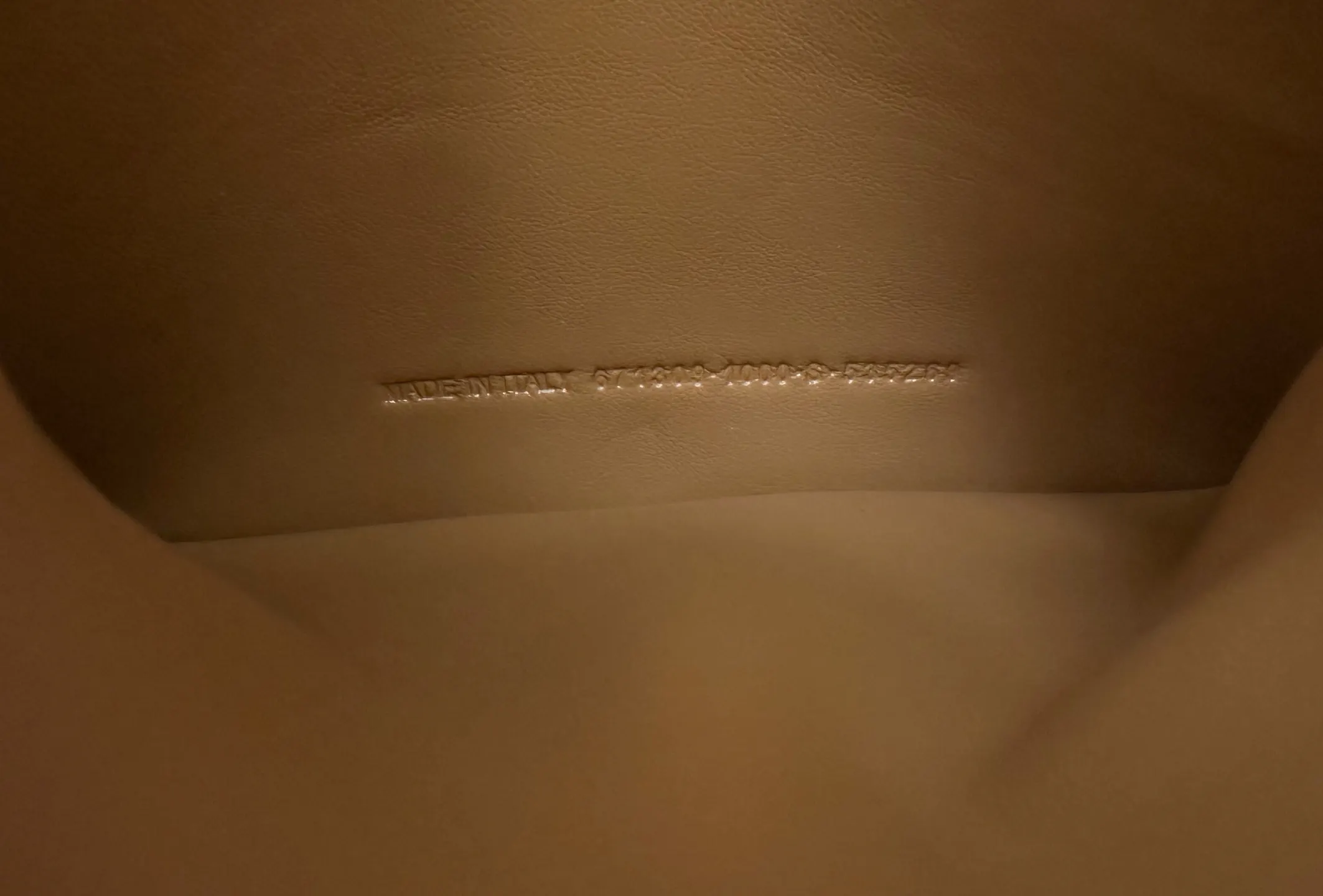 Balenciaga Rodeo 牛皮 腋下包 簡約腋下(數字10) Balenciaga Rodeo 牛皮 腋下包 簡約腋下(數字10)