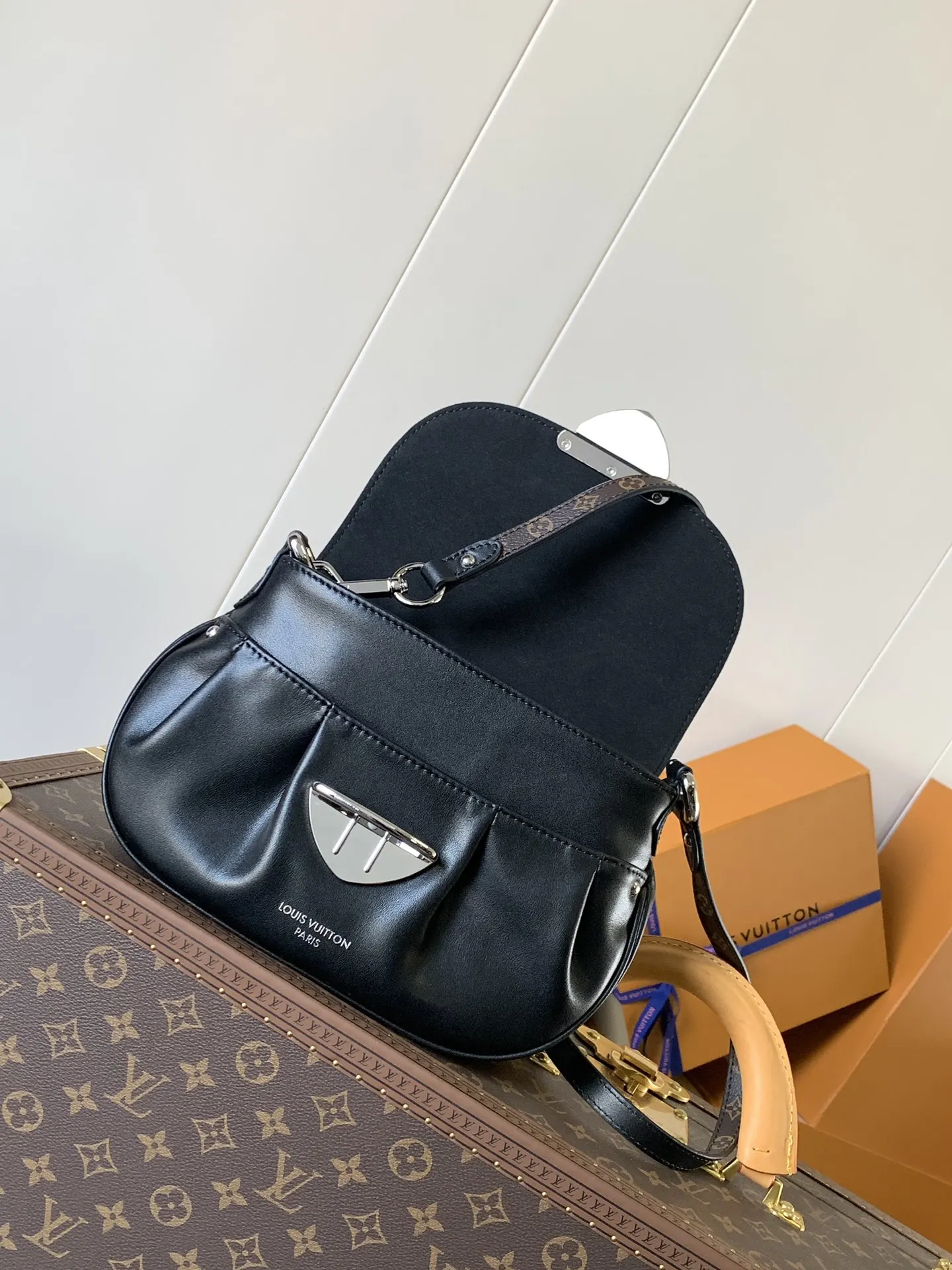 LV 牛皮 动态变码 以崭新系列展现品牌 收纳包 旅行收纳款