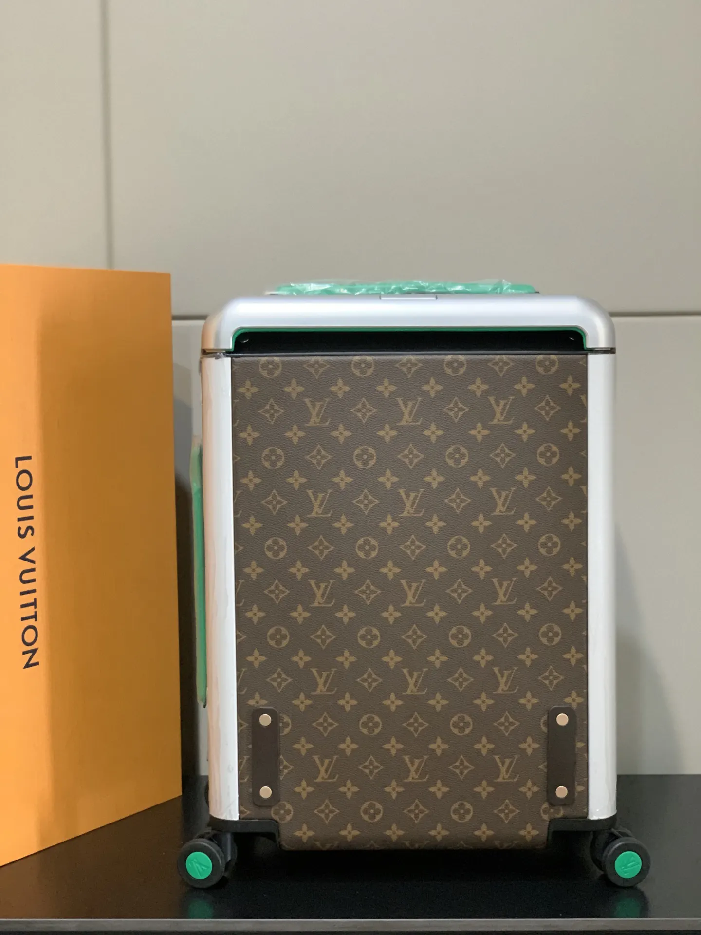 灰色 銀色 拉杆真皮包裹 行李箱 旅行拉杆款 輕便出行款