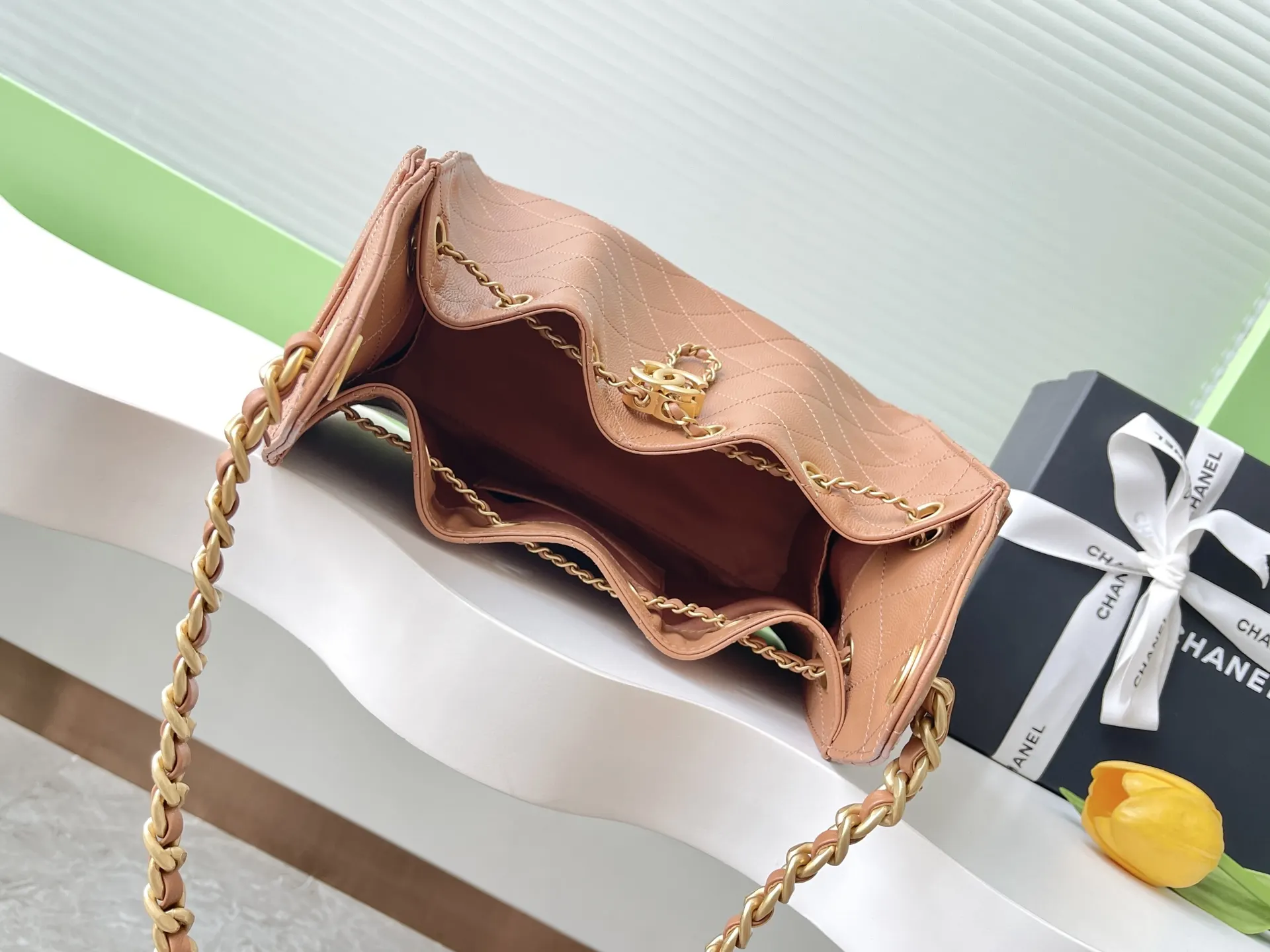 CHANEL Hobo 进口 免税 球纹皮嘻哈包 腋下包 復古腋下背款(數字9) CHANEL Hobo 进口 免税 球纹皮嘻哈包 腋下包 復古腋下背款(數字9)