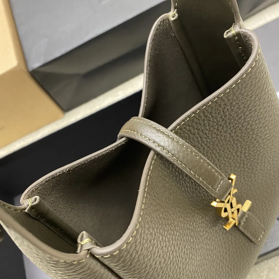 Hobo Shoulder Bag Vintage