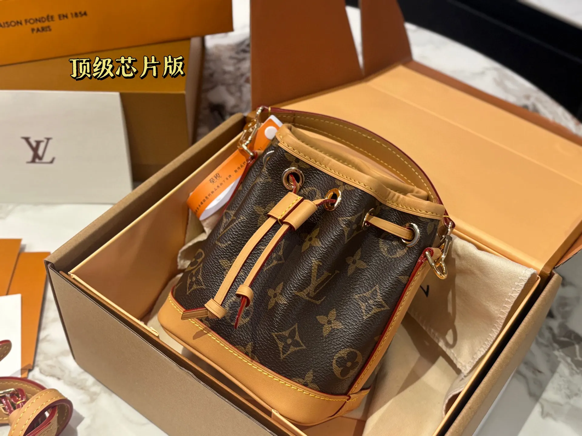 LV 老花 手提 级 ♥ mini小水桶 水桶包 休闲水桶款