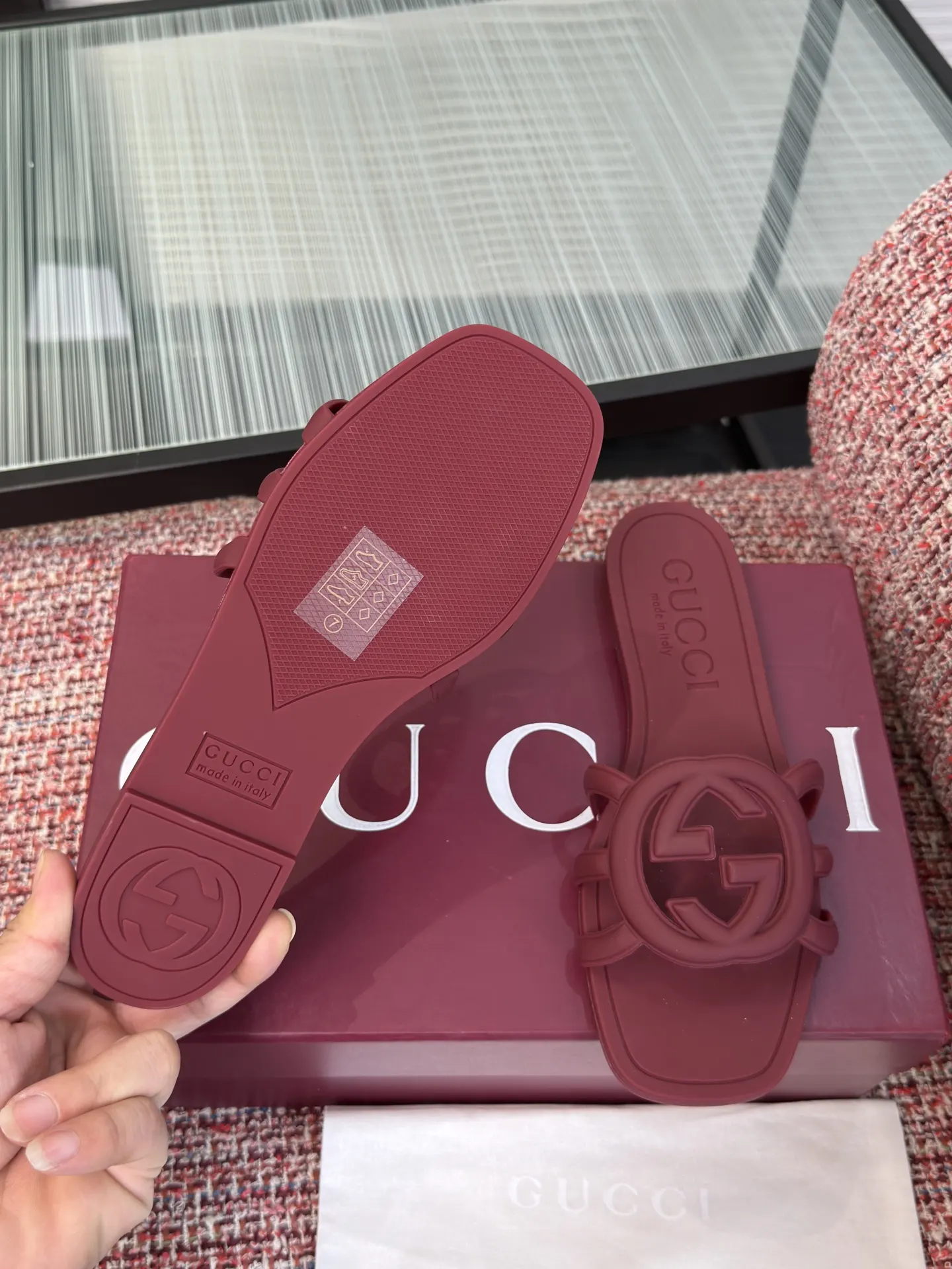 Gucci Interlocking G 酒红色凉拖 休闲款
