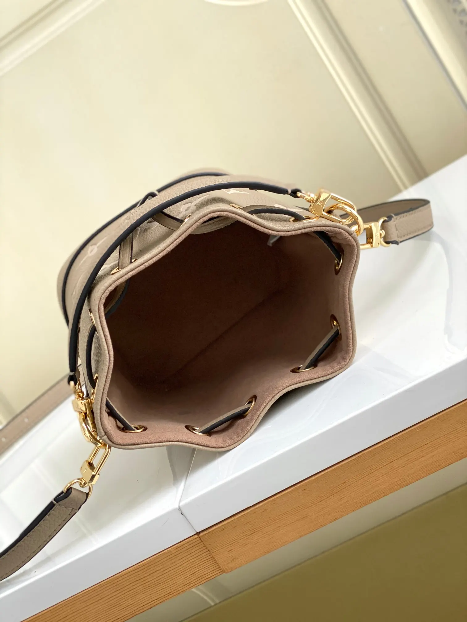 Louis Vuitton Bucket Bag Casual