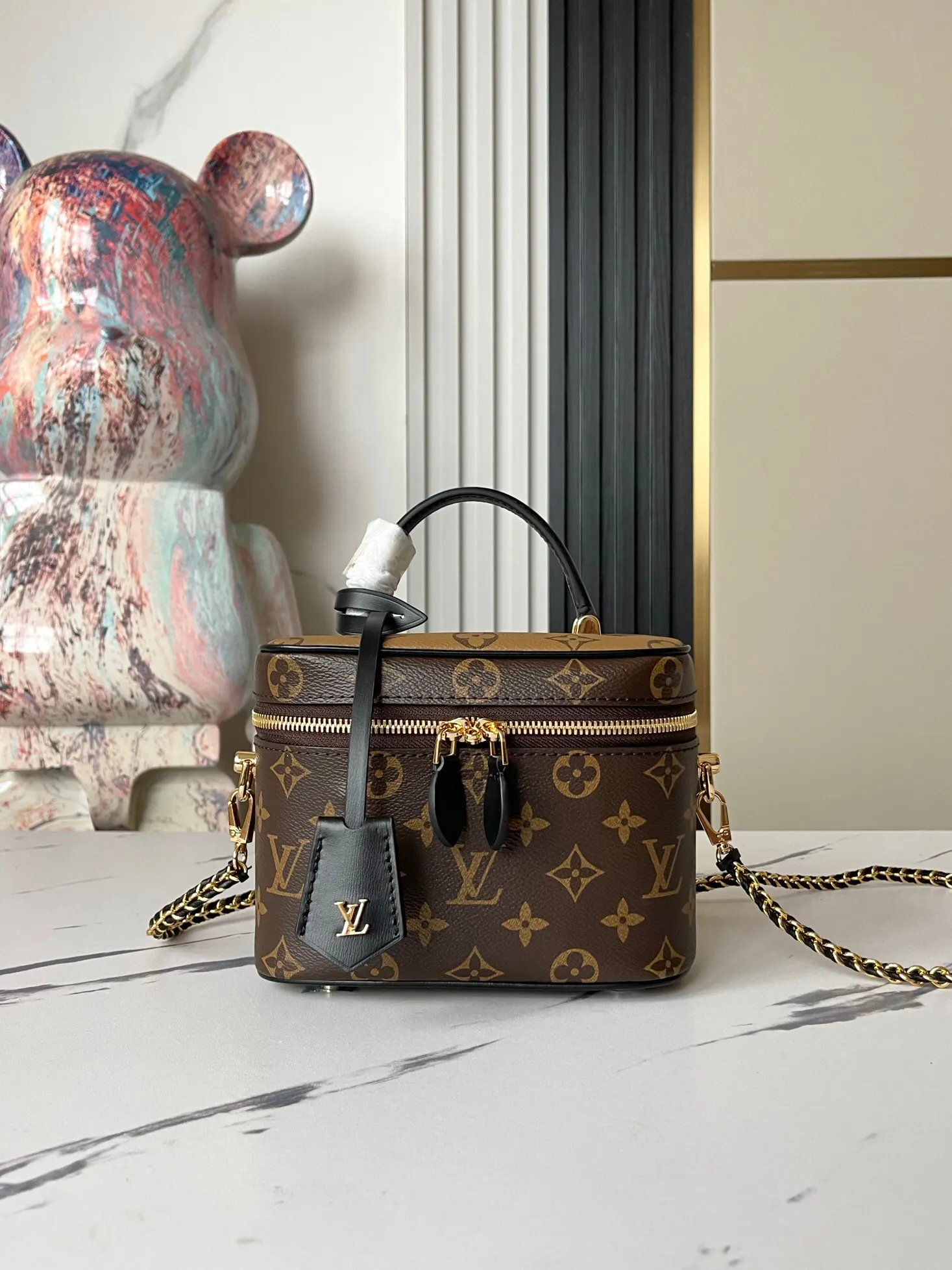 LV classic Monogram, chain bag, shoulder messenger model Image 2 LV classic Monogram, chain bag, shoulder messenger model Image 2