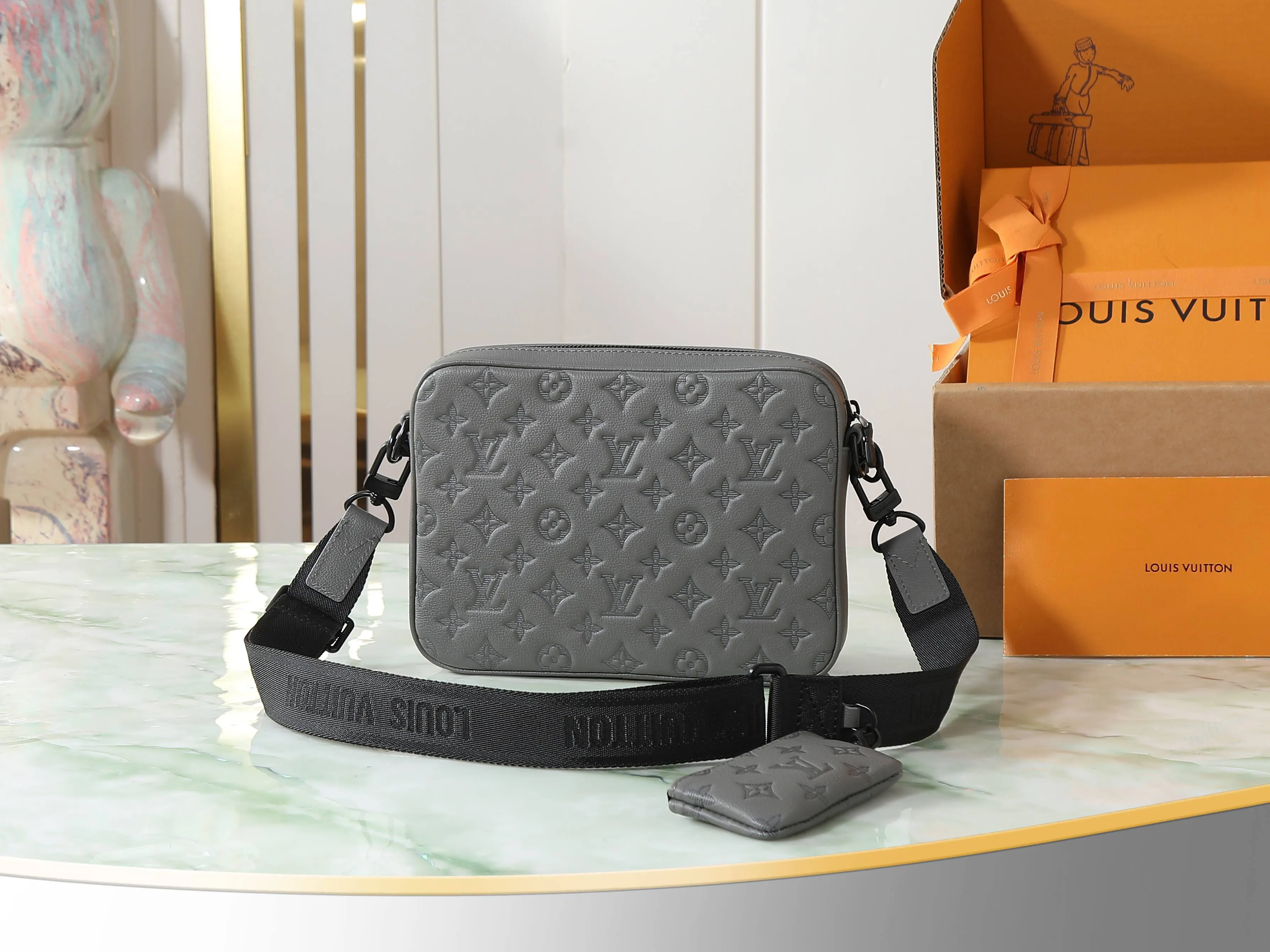 LV Trio Messenger black and gray color scheme messenger bag Image 3 LV Trio Messenger black and gray color scheme messenger bag Image 3