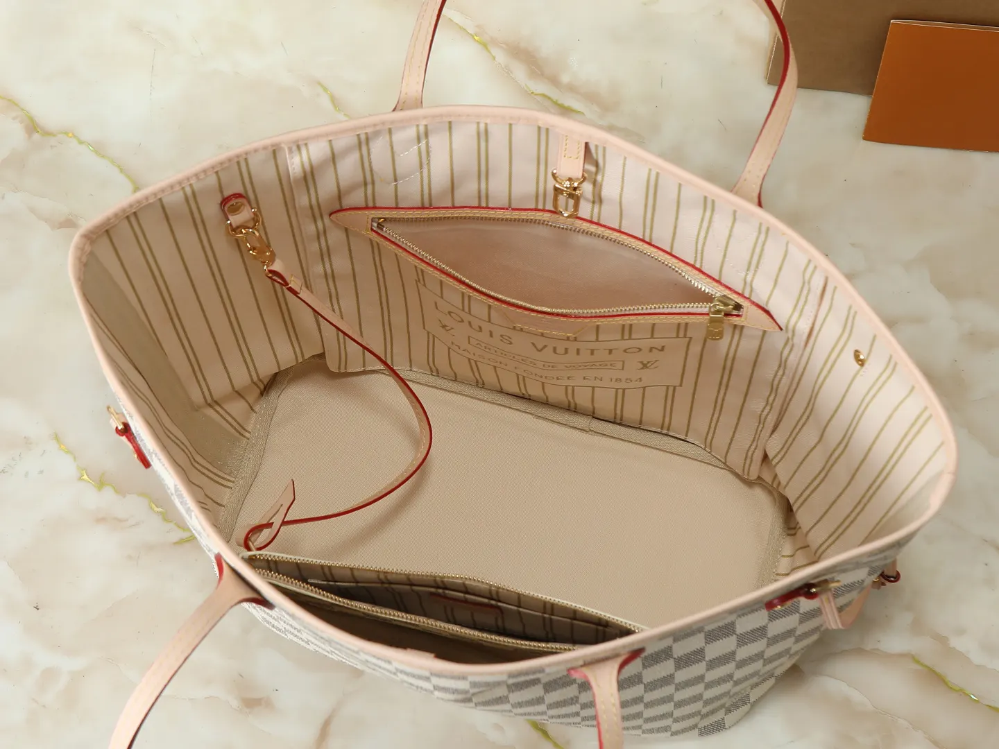 Neverfull 老花 帆布 手拿包 精致手拿款