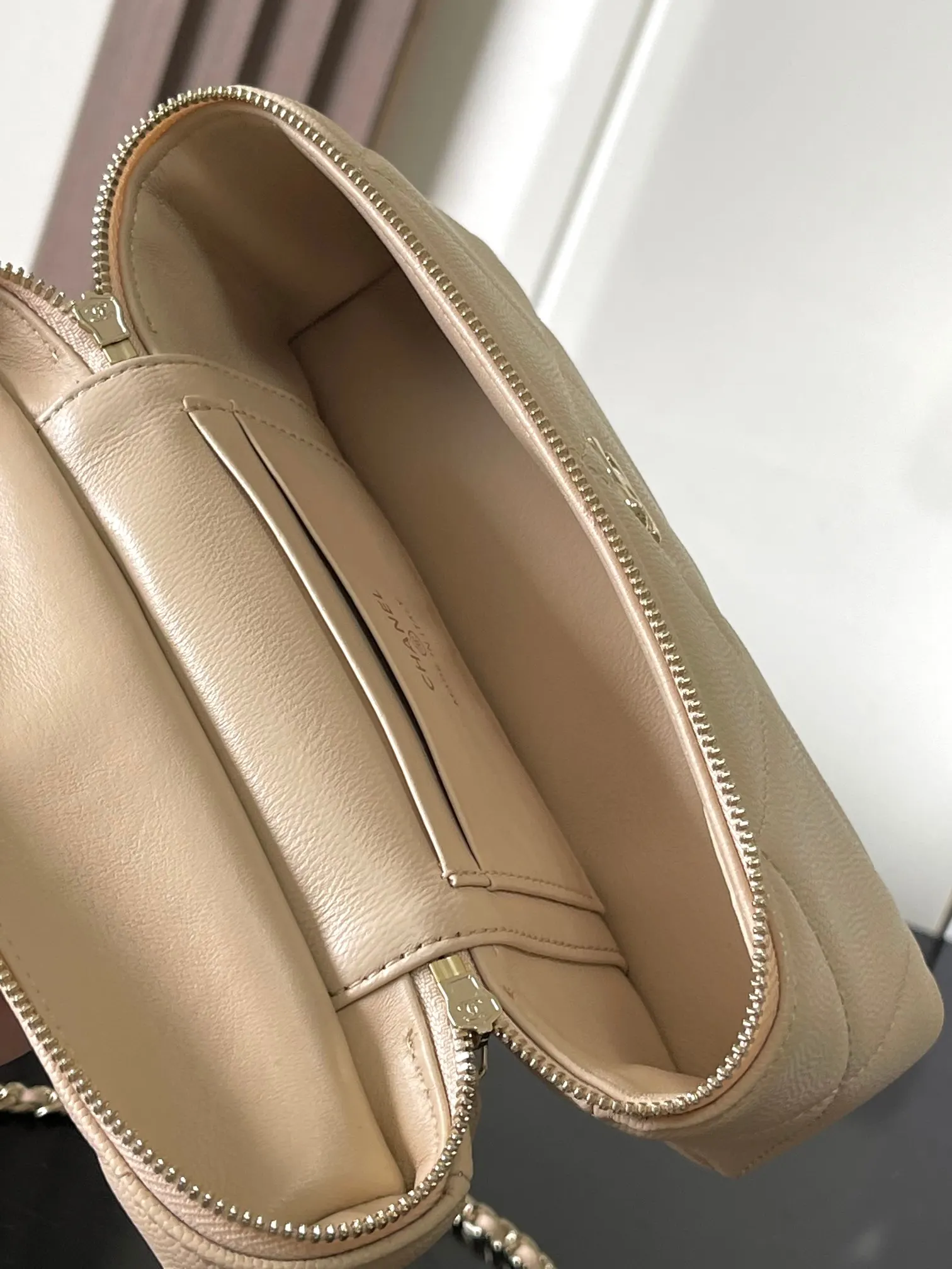 Chanel 魚子醬牛皮19 Bag鏈條包 單肩斜挎(數字8) Chanel 魚子醬牛皮19 Bag鏈條包 單肩斜挎(數字8)