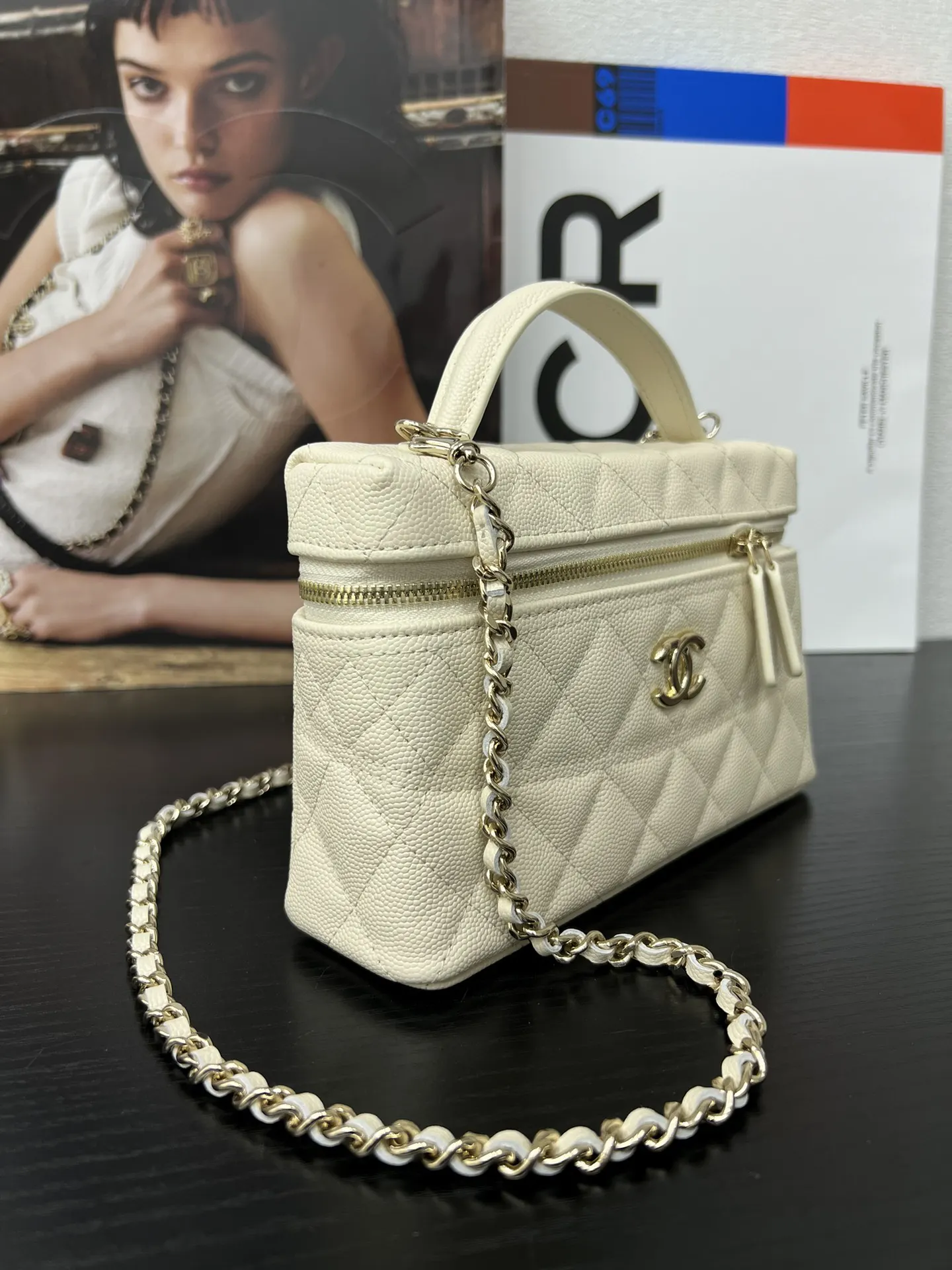 Chanel 小牛皮19 Bag鏈條包 單肩斜挎(數字4) Chanel 小牛皮19 Bag鏈條包 單肩斜挎(數字4)