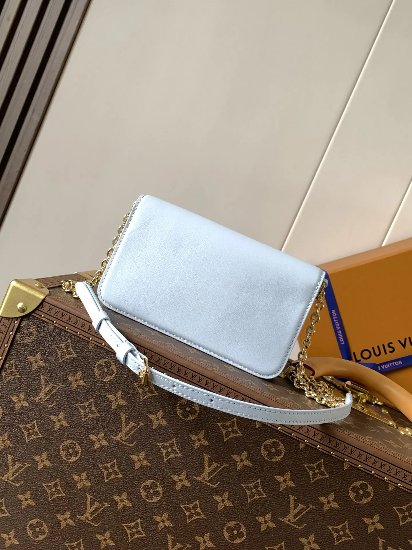 LV Victorine black apricot color scheme chain bag, shoulder crossbody Image 3 LV Victorine black apricot color scheme chain bag, shoulder crossbody Image 3