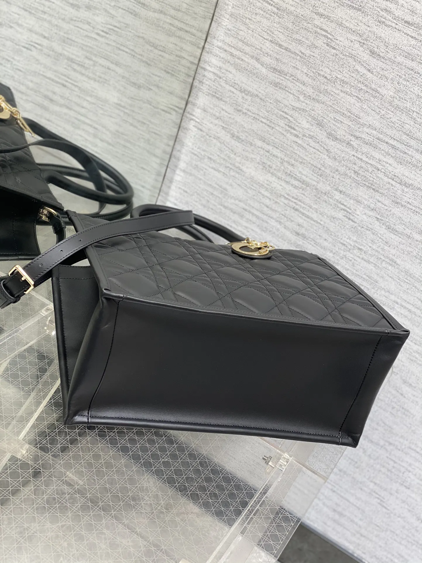 Dior 小牛皮托特包 大容量通勤