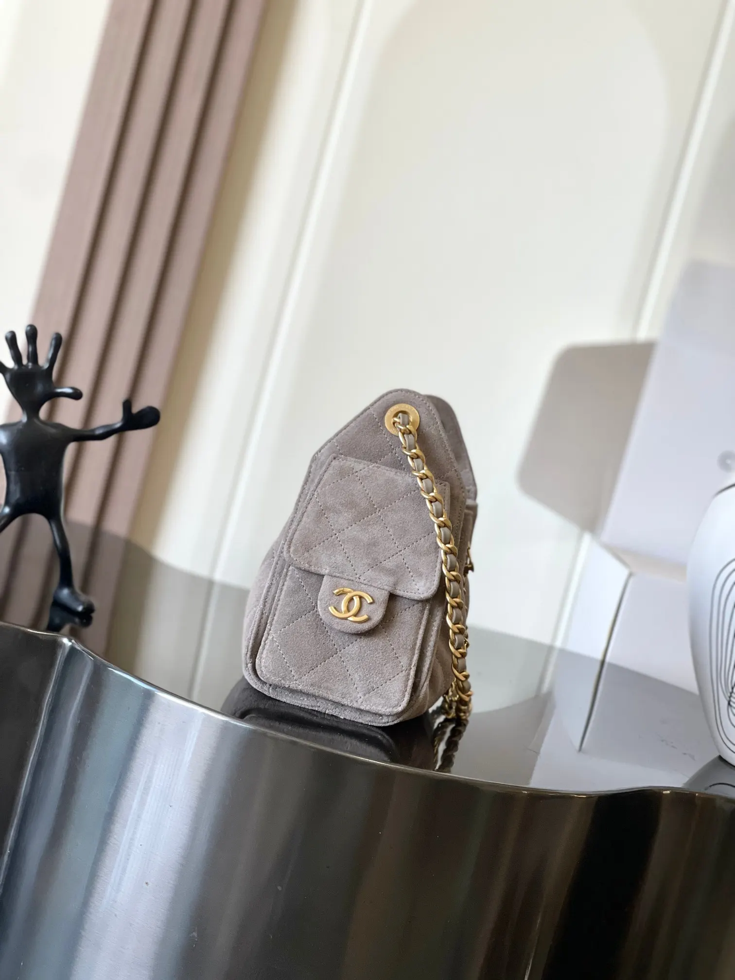 Chanel 米白色牛皮Hobo腋下包 金链
