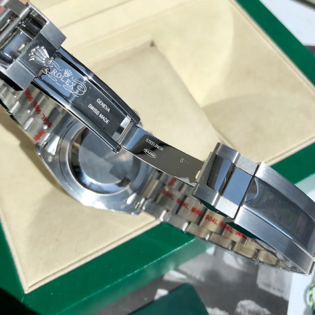 Watch Classic Image 9 Watch Classic Image 9