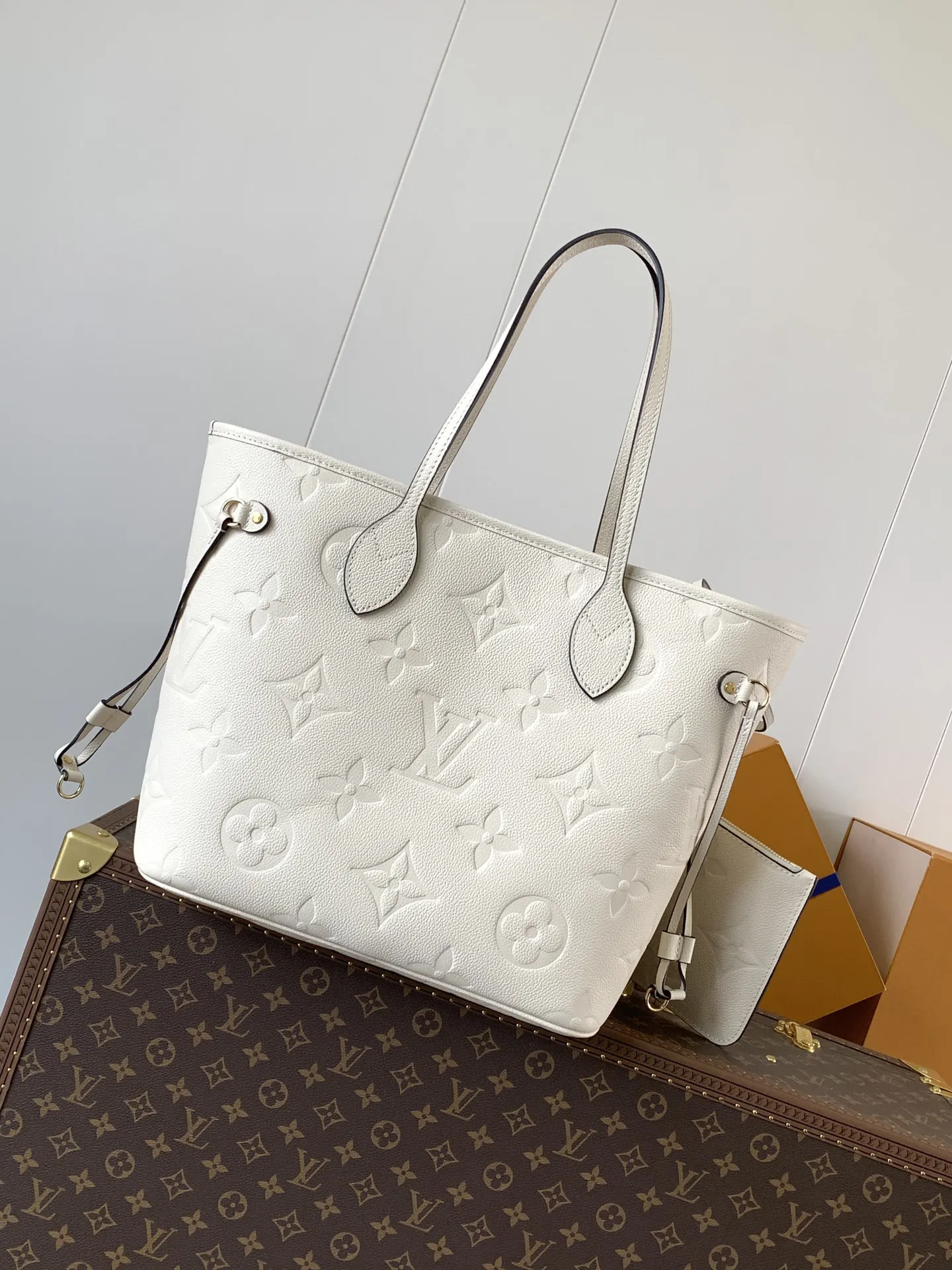 Neverfull 黑色 米白 手拿包 精致手拿款