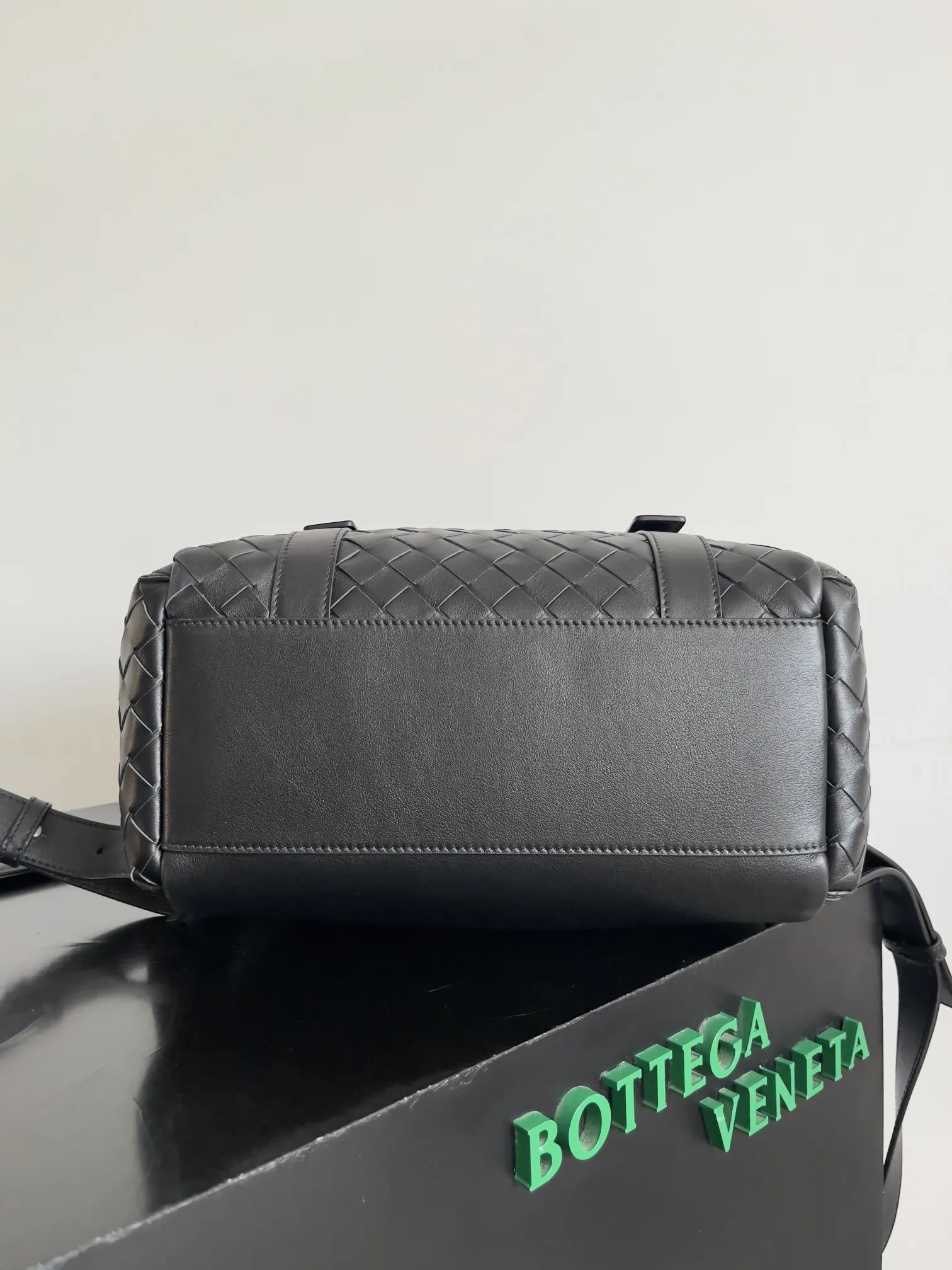 Bottega Veneta 小牛皮 雙肩包 实用雙肩款
