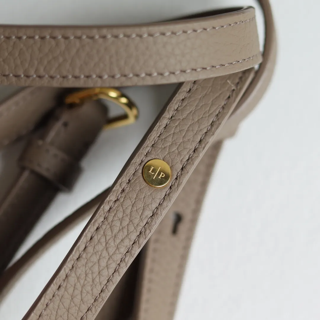 牛皮 上线 LORO PIANA 手拿包 精致手拿款