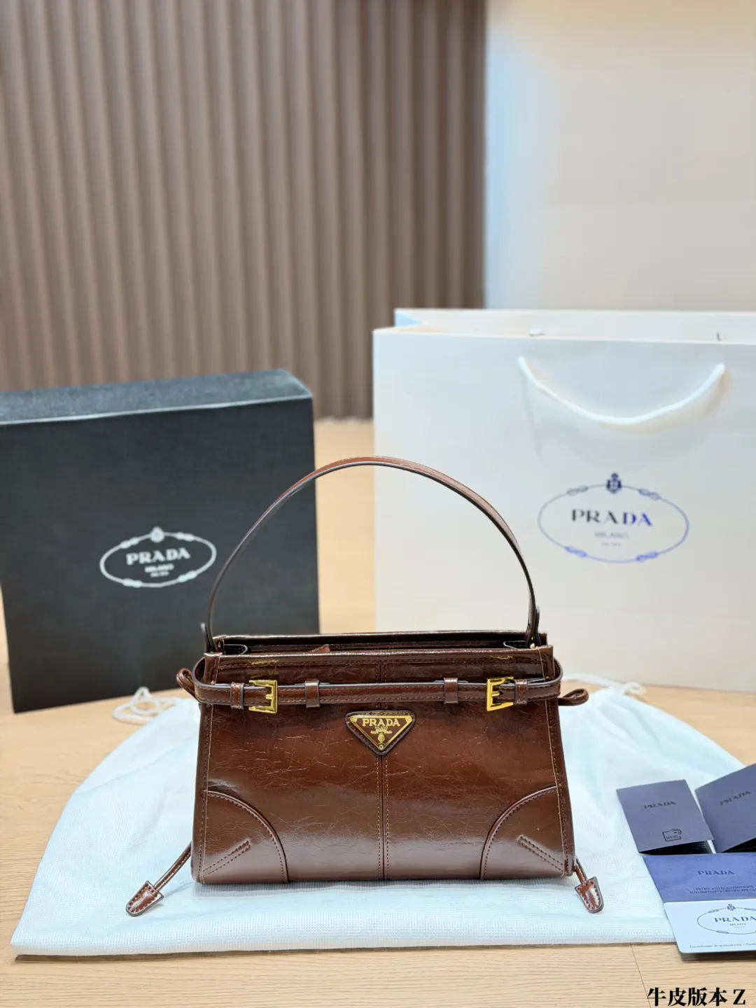PRADA 黑色 牛皮 三角标 斜挎包 迷你休闲款