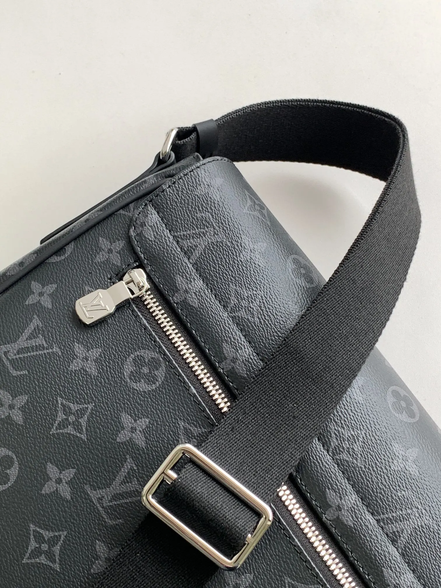 LV 黑灰压纹公文手提包 宽肩带斜挎款｜ORBUYBAG 嵐奢包高端時尚精品