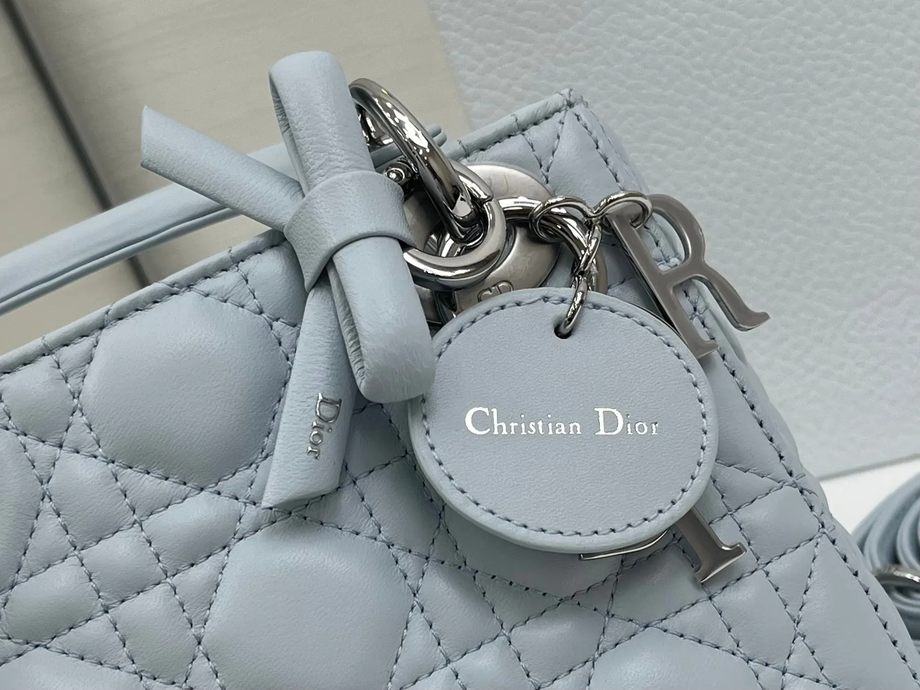 Dior Lady Dior Lady 冰川蓝链条包 手提斜挎