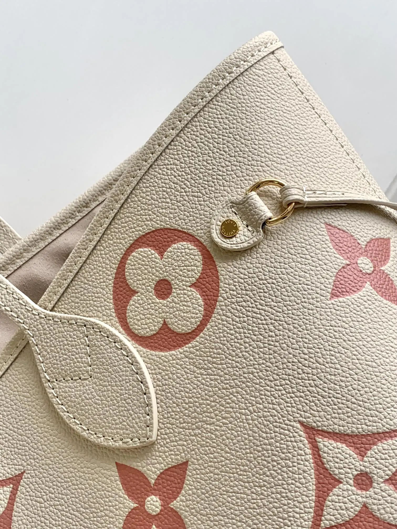 LV Neverfull 粉色 手拿包 精致手拿款