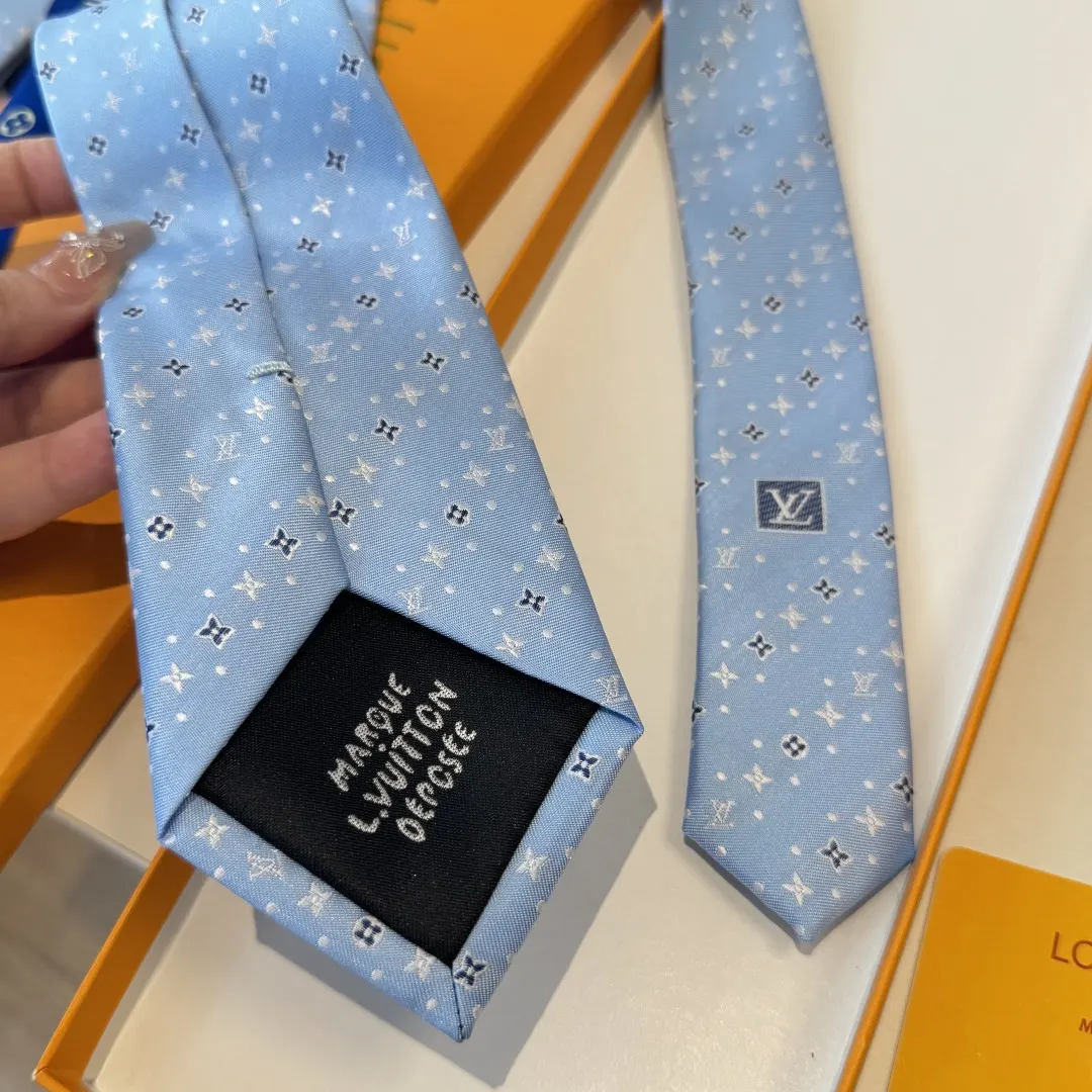 Hermès 橙色 领带 精致配飾(數字6) Hermès 橙色 领带 精致配飾(數字6)