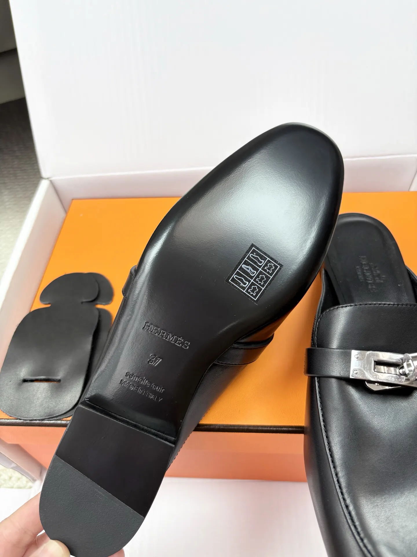 Hermès 樂福鞋