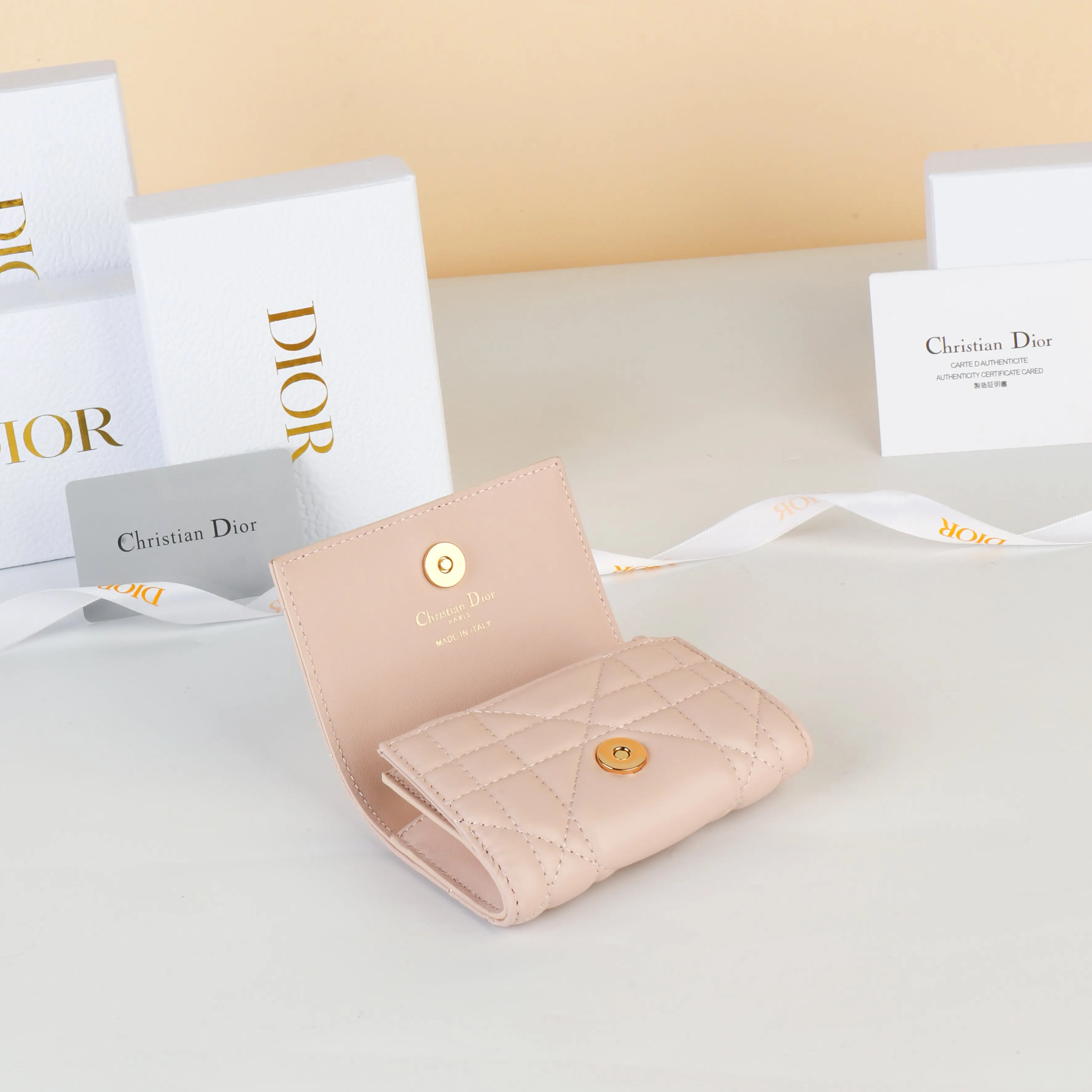 Dior Caro 米白色羊皮卡包 精致短款钱包