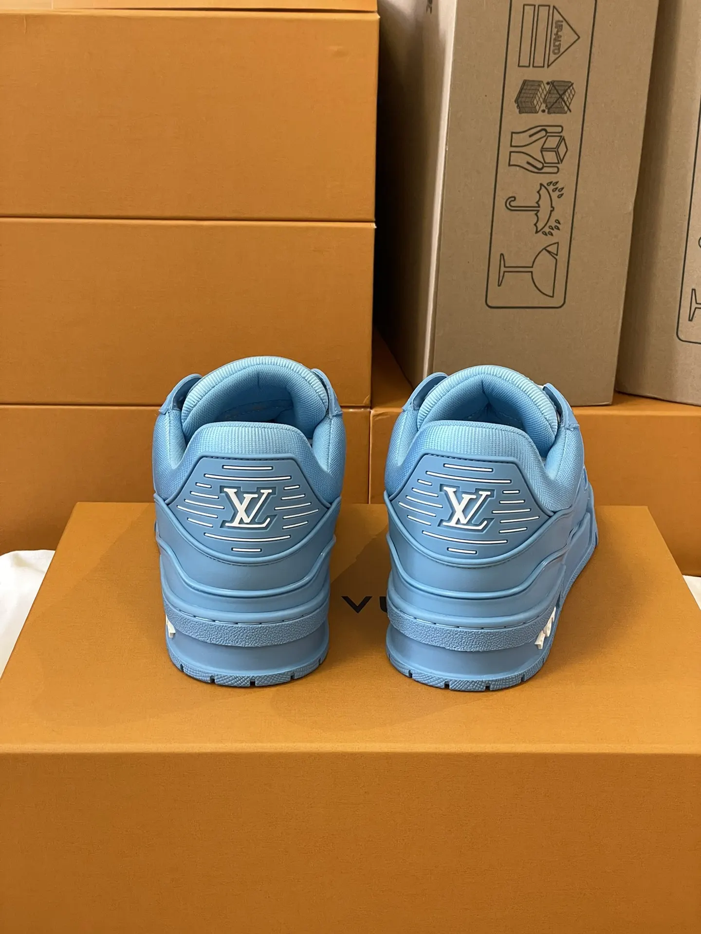 Louis Vuitton 运动鞋