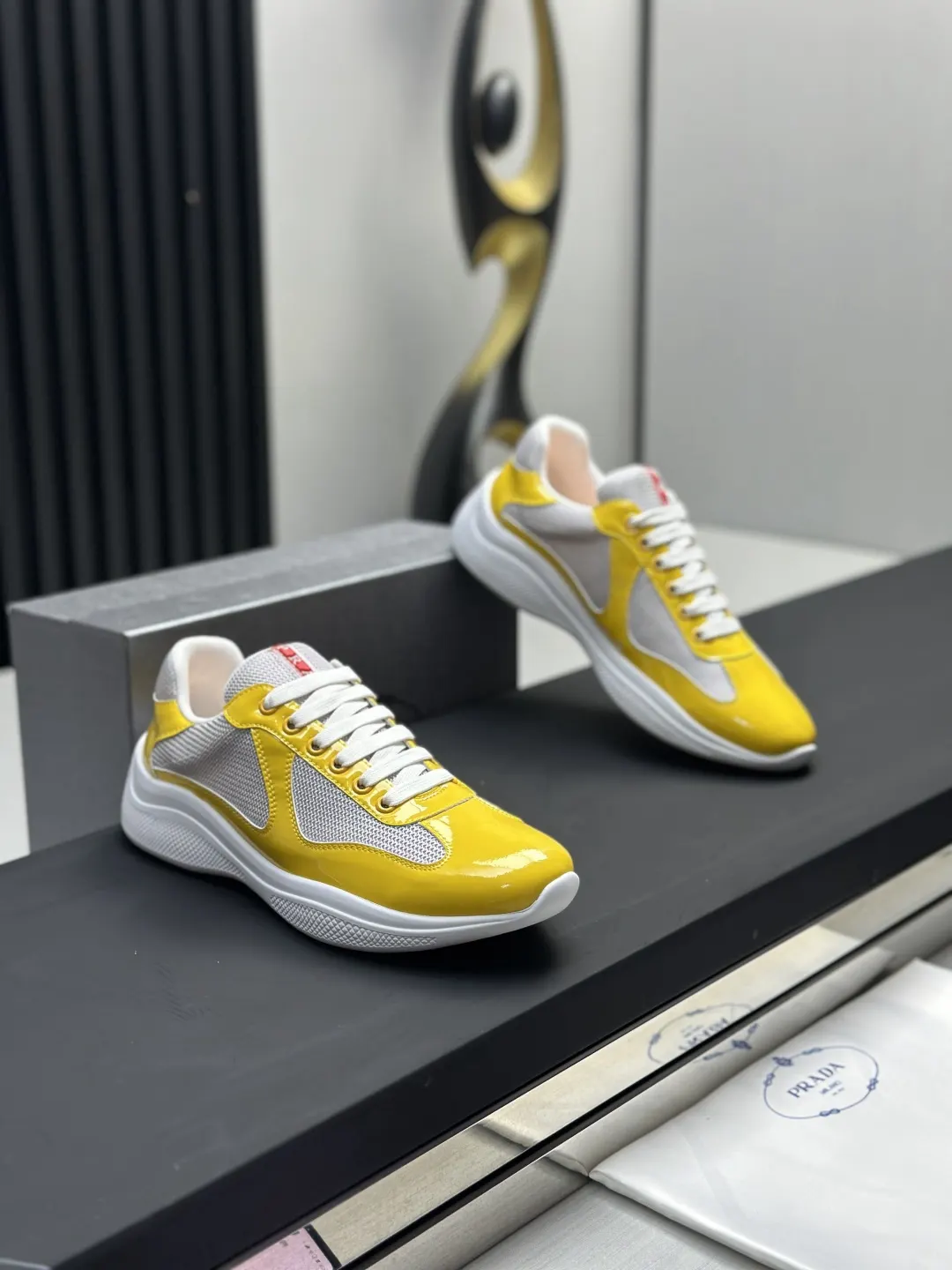 PRADA 漆皮 乐福鞋 厚底休闲款