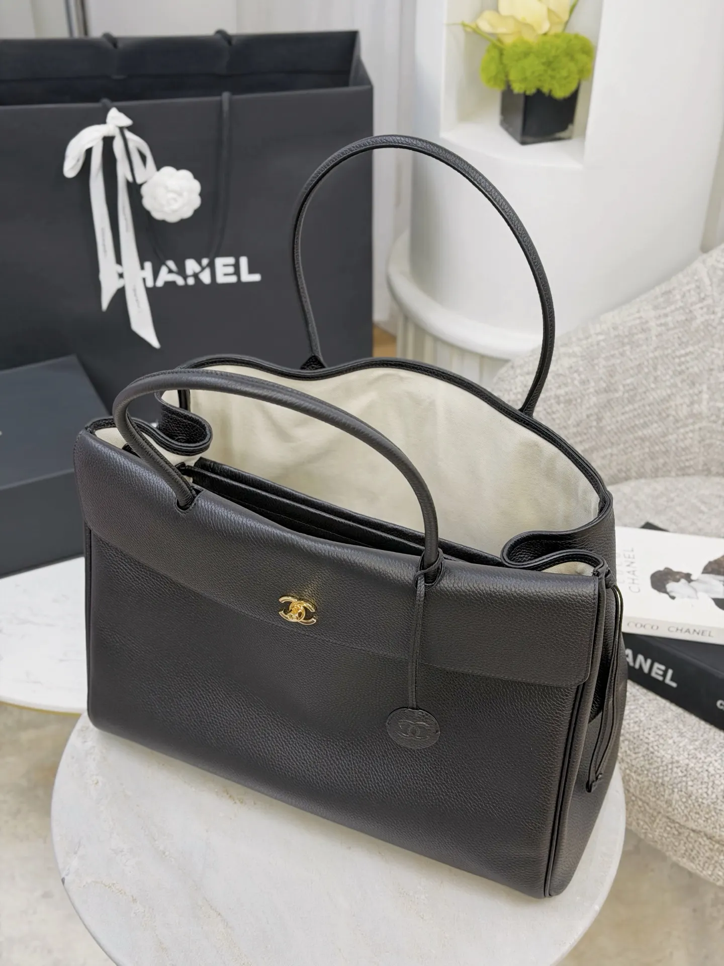 CHANEL 19 Bag 黑色粗花呢鏈條手提包 大号款