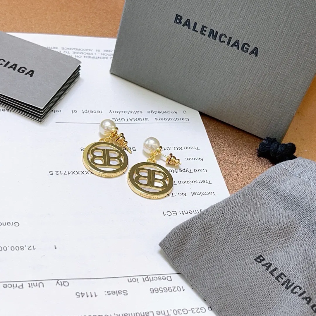 Balenciaga 配飾 精致搭配 耳飾(數字3) Balenciaga 配飾 精致搭配 耳飾(數字3)