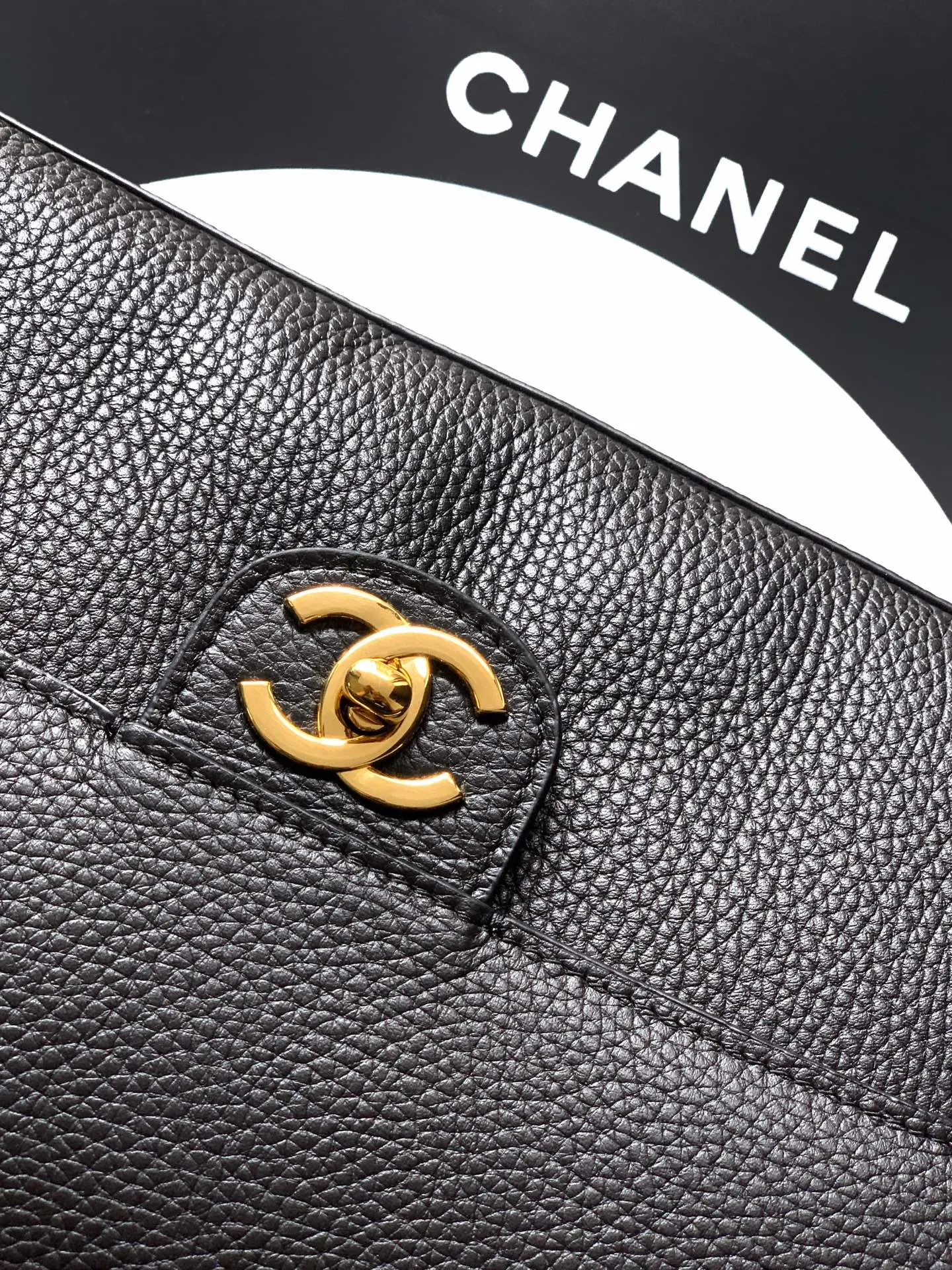 CHANEL 黑色 小號金扣 春夏系列 谷爱凌同款大 腋下包 復古腋下背款